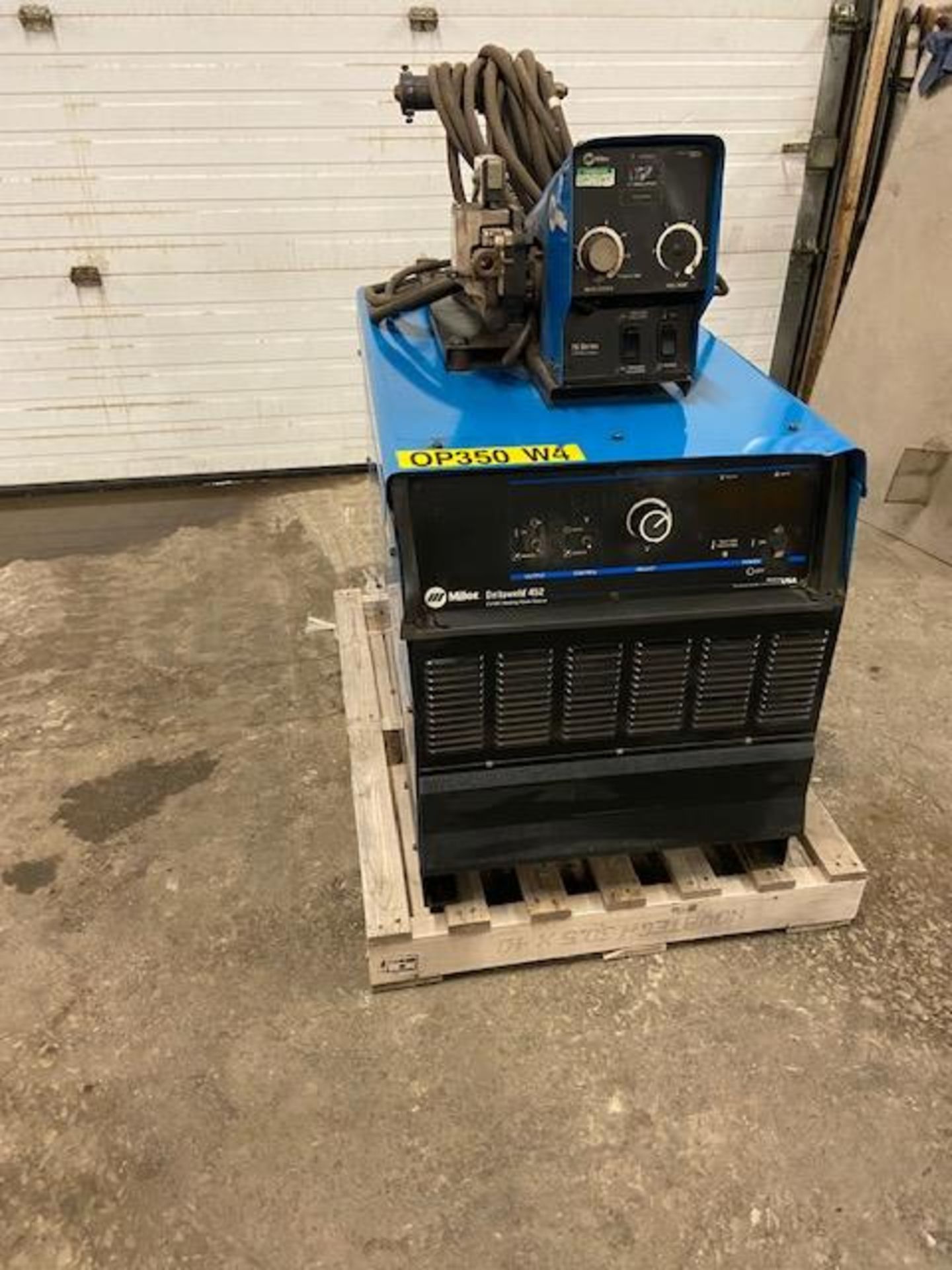 Miller Deltaweld 452 Mig Welder 450 Amp Mig Tig Stick with 70S Series Wire Feeder COMPLETE 240/480/ - Image 2 of 2