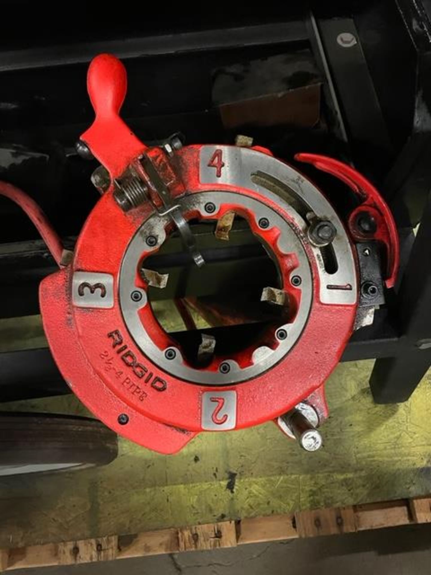 MINT Ridgid 1224 Pipe Threader with 1/8" to 4" capacity with dies - complete like new with cutter, - Image 3 of 3