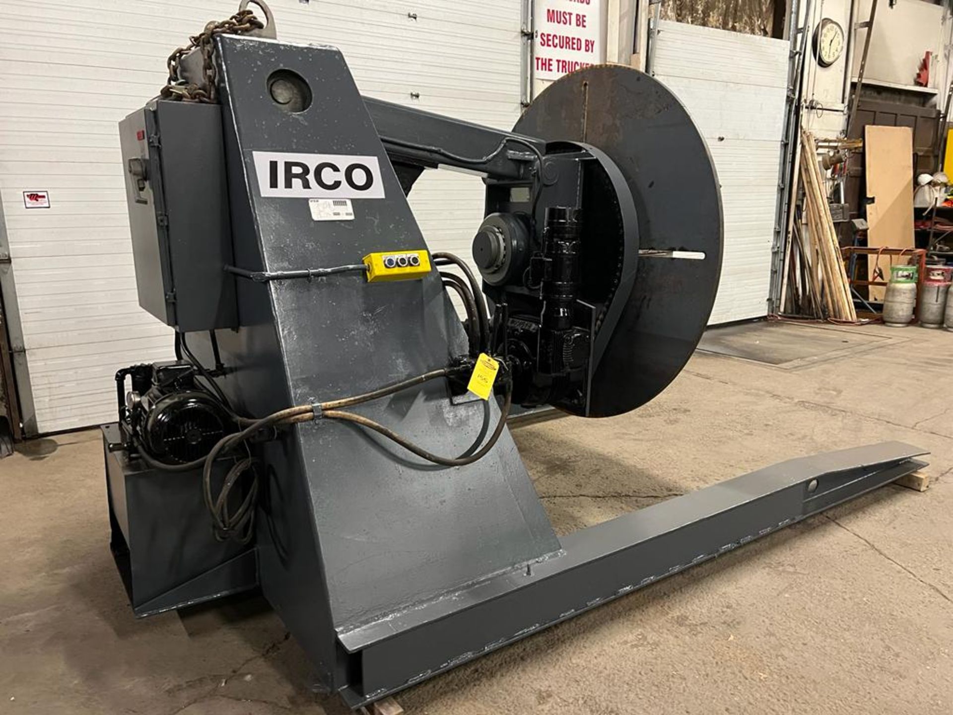 IRCO 16,000lbs Capacity Welding Positioner TILT and ROTATE model 6-16 with pendant controller - Image 2 of 5