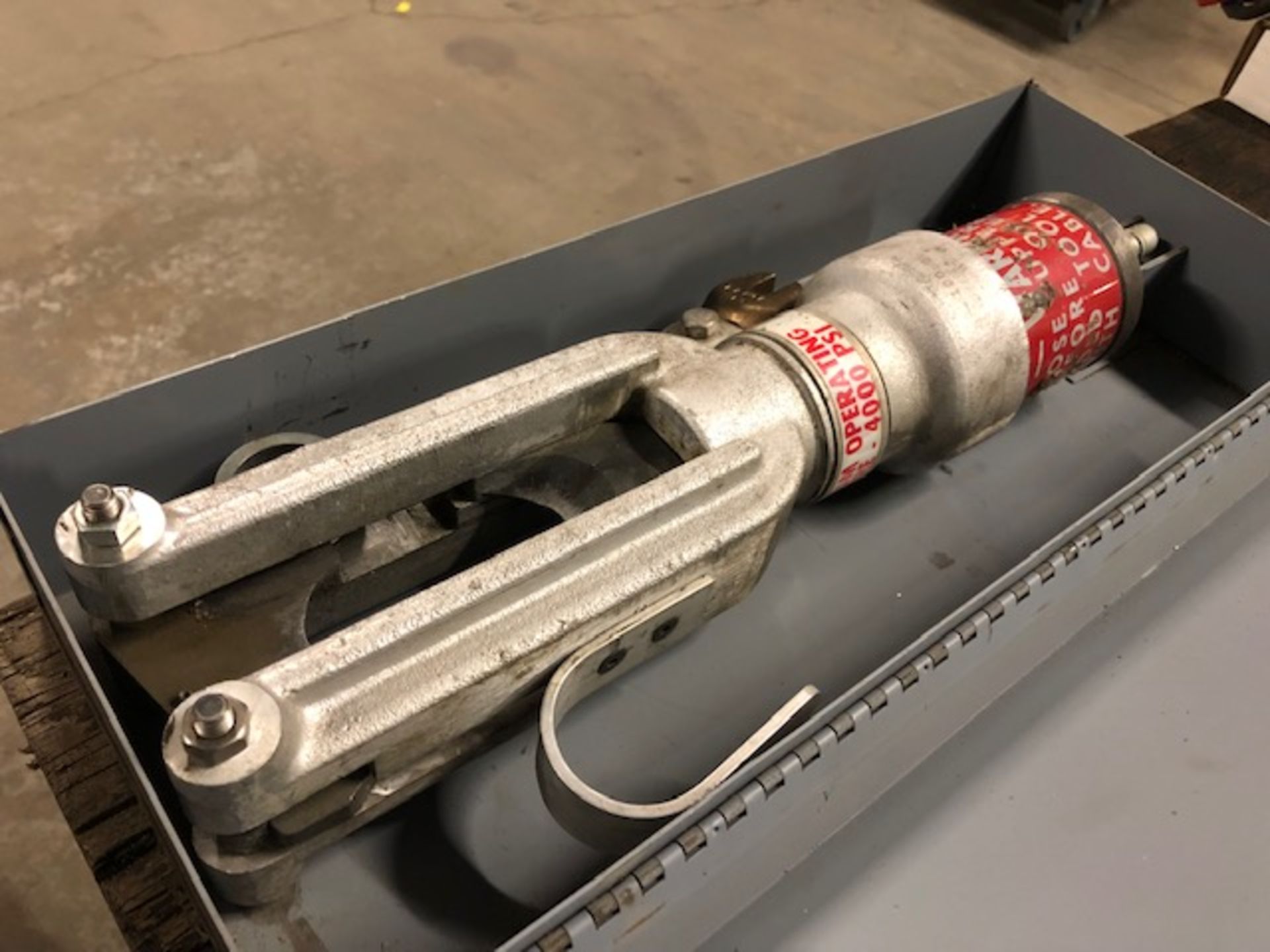 Kearney Hydraulic Cutter Unit in case - Image 2 of 2