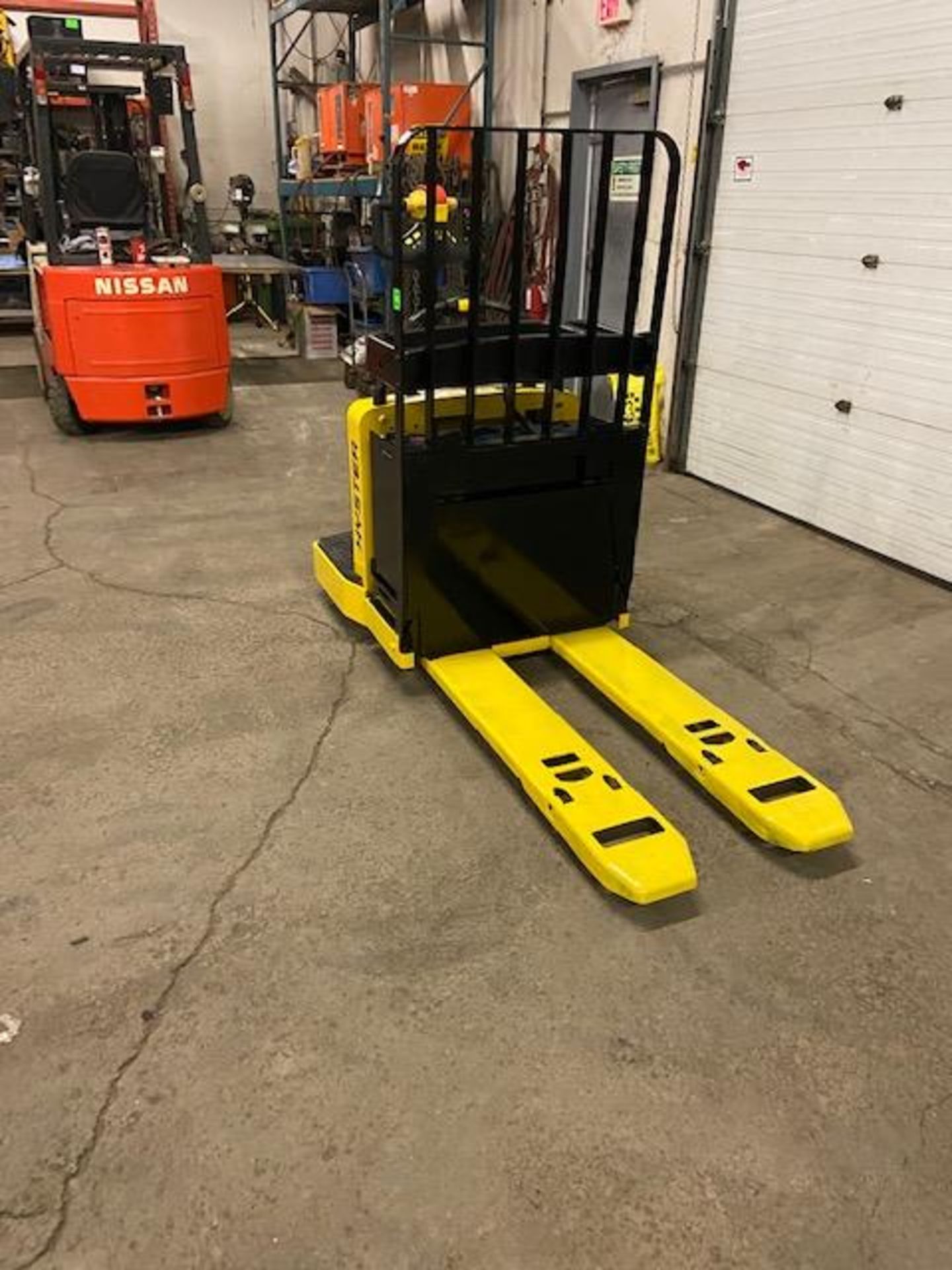 2005 Hyster Ride On Electric Powered Pallet Cart Walkie Lift 6000lbs capacity MINT - Image 2 of 3