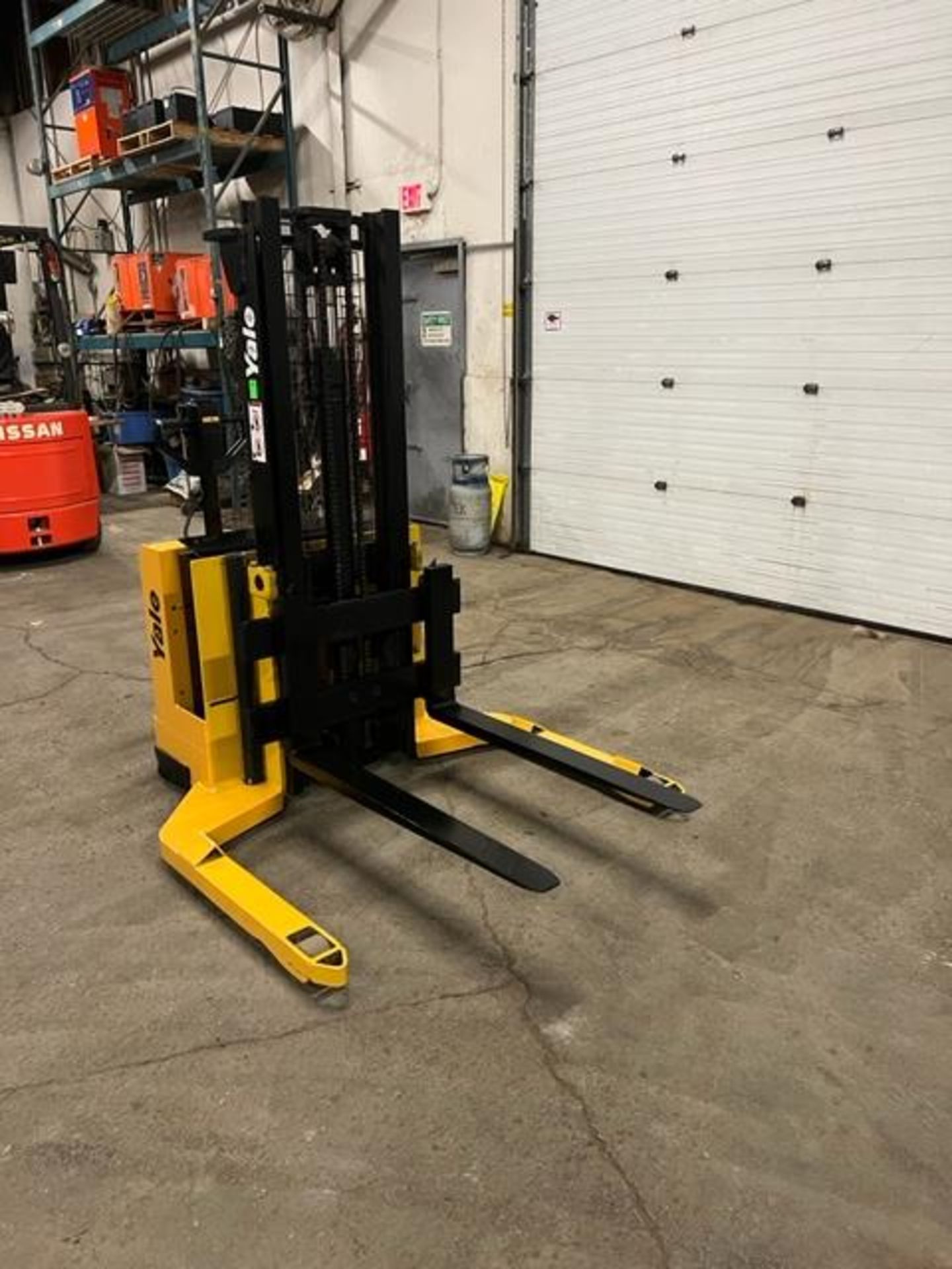 FREE CUSTOMS - Yale Pallet Stacker Walk Behind Order Picker 4000lbs capacity electric Powered Pallet