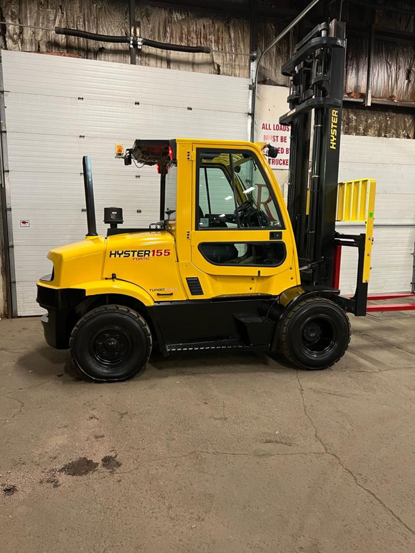 FREE CUSTOMS - MINT 2014 Hyster 15,500lbs Capacity OUTDOOR Forklift model H155FT Diesel