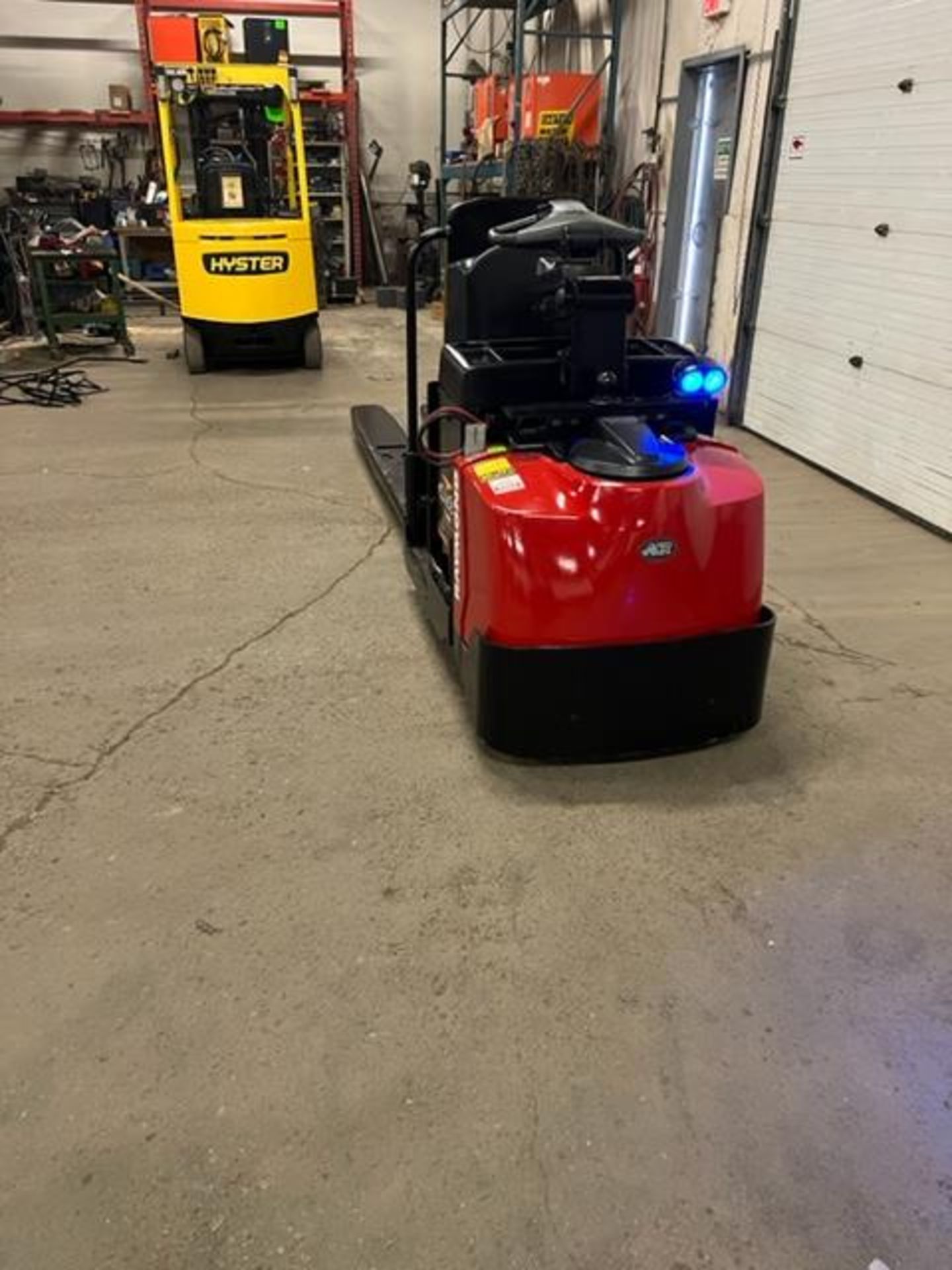 MINT 2015 Raymond Electric Walk Behind Walkie Ride On 8' LONG FORKS 6000lbs capacity Powered