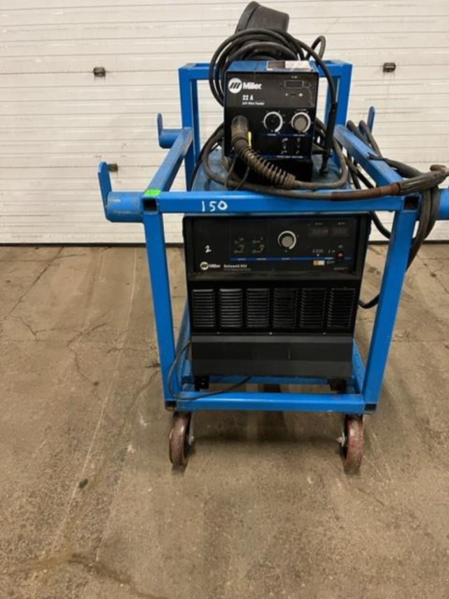 Miller Deltaweld 652 Mig Welder 650 Amp with 22A Wire Feeder COMPLETE with Mig Gun, Cart and cables