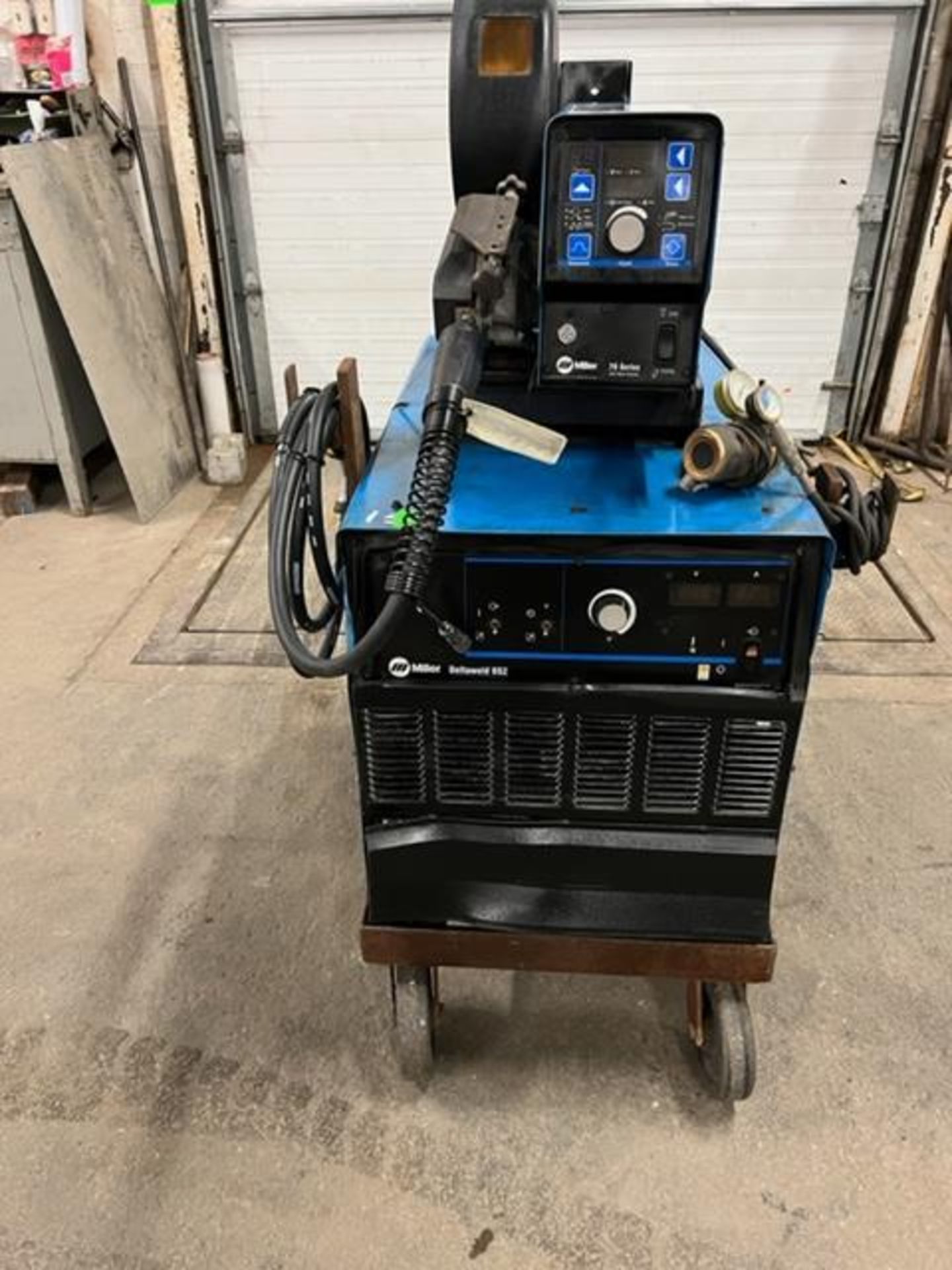 Miller Deltaweld 652 Mig Welder 650 Amp with 70 series 70-S 4-wheel Wire Feeder COMPLETE with Mig