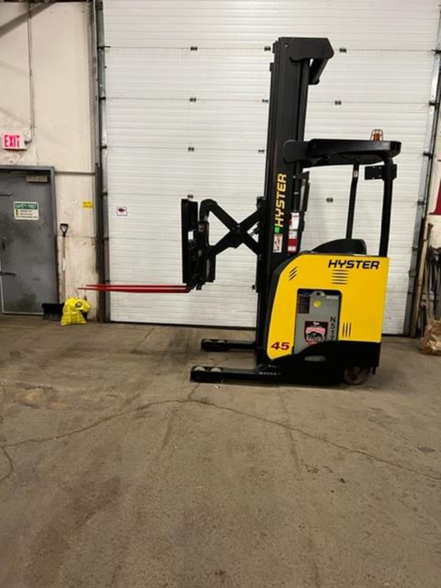 FREE CUSTOMS - 2016 Hyster 45 Reach Truck Pallet Lifter 4500lbs capacity electric MINT machine