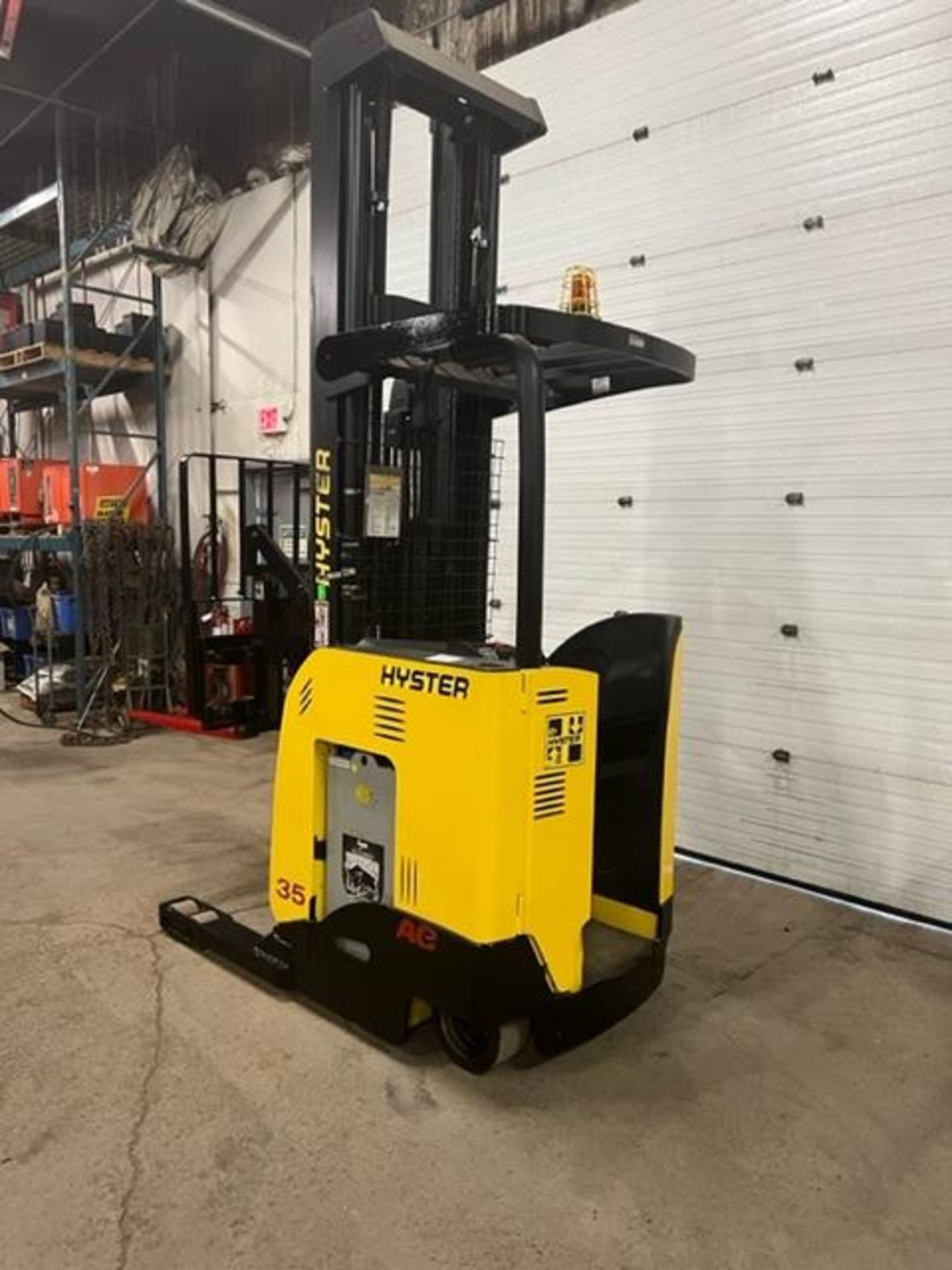 FREE CUSTOMS - 2014 Hyster 35 Reach Truck Pallet Lifter 3500lbs capacity electric MINT machine - Image 3 of 3