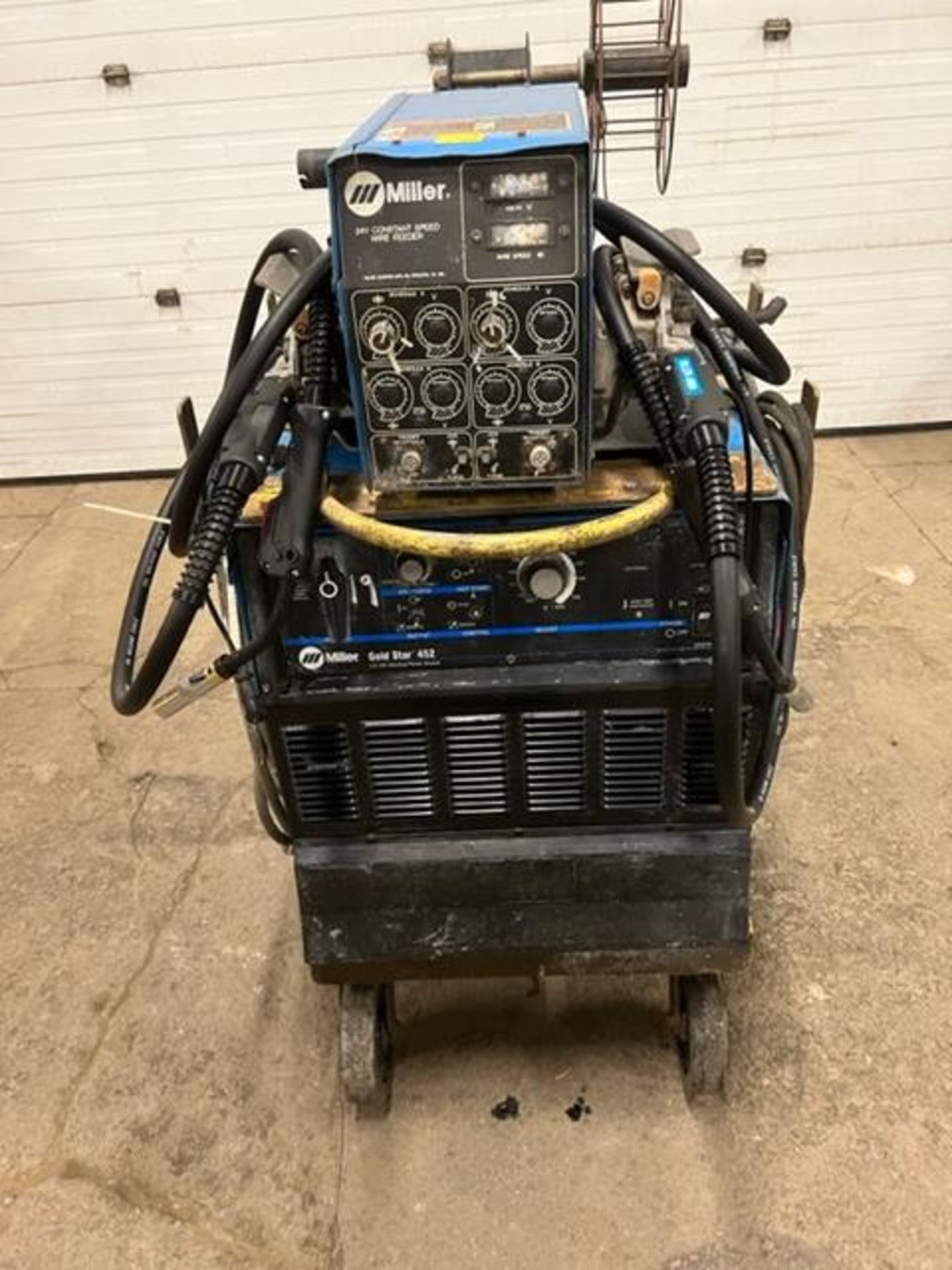 Miller Goldstar 452 Mig Welder 450 Amp with DUAL 4-wheel Wire Feeder COMPLETE with 2 New Mig Guns - Image 3 of 3