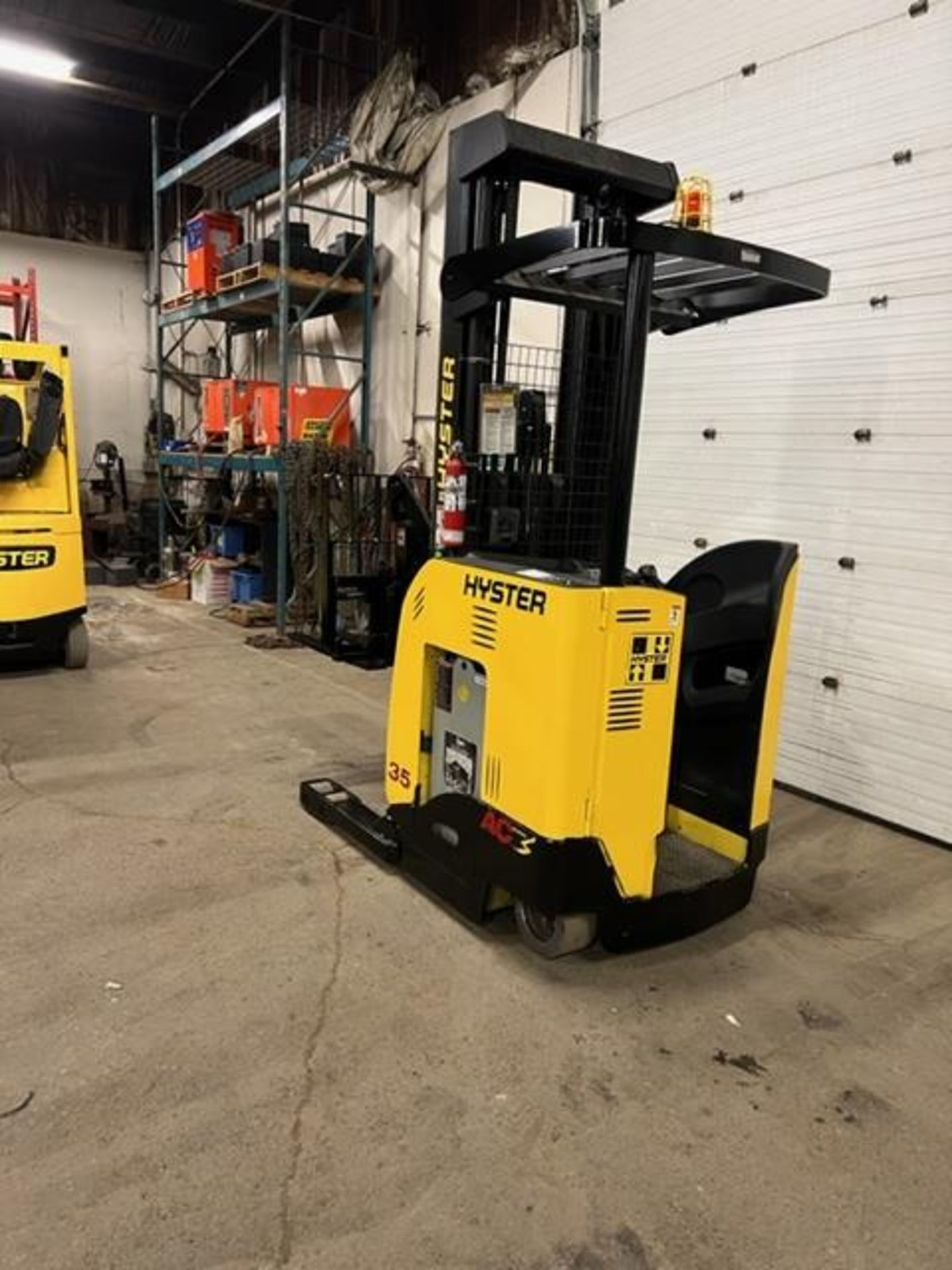 FREE CUSTOMS - 2016 Hyster Reach Truck Pallet Lifter REACH TRUCK 3500lbs capacity electric MINT - Image 3 of 3