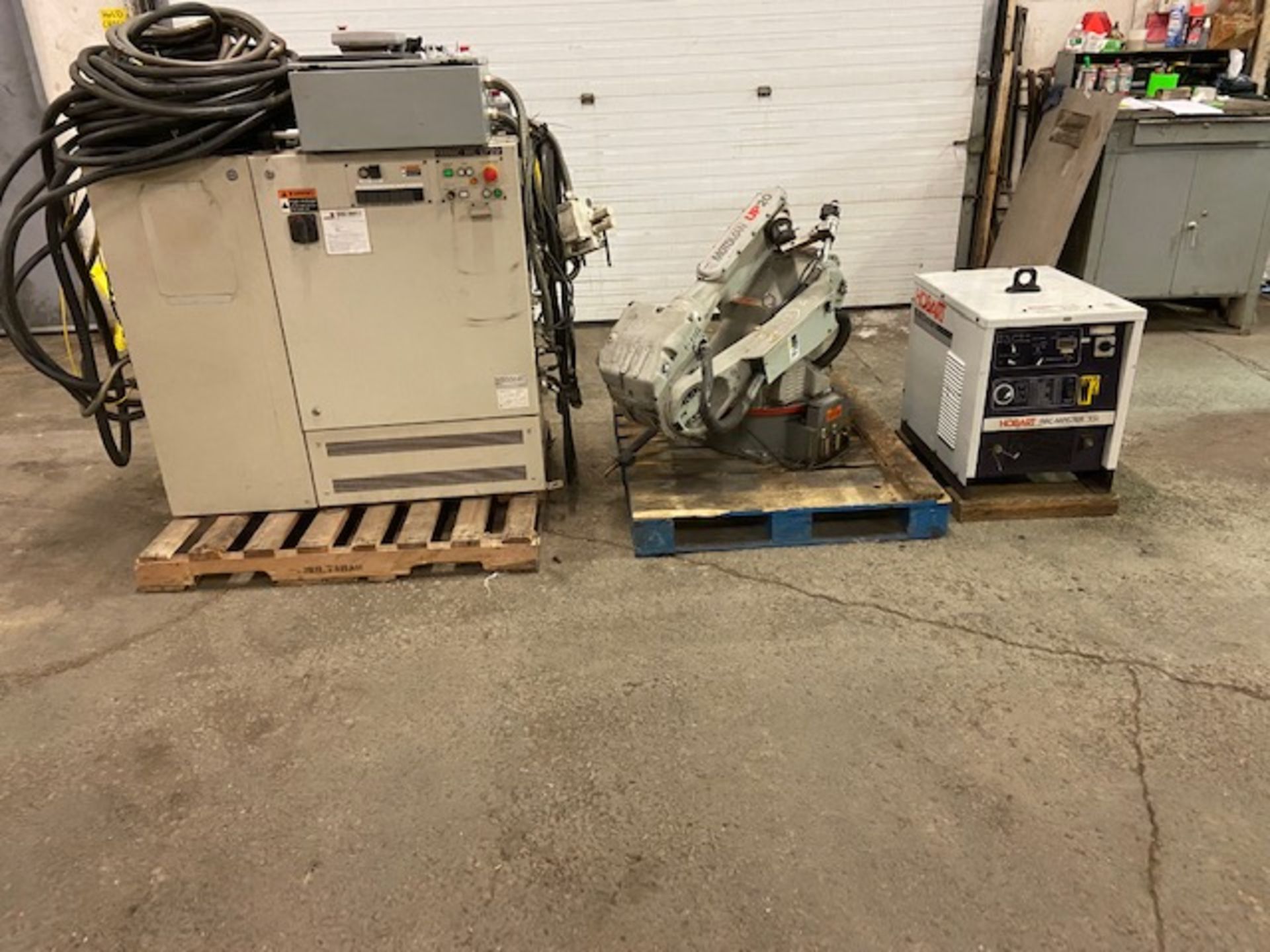 Motoman UP20 Robotic Weld Package w/ Yasnac UP20 Controller, Allen Bradley 1000 PLC Screen, with