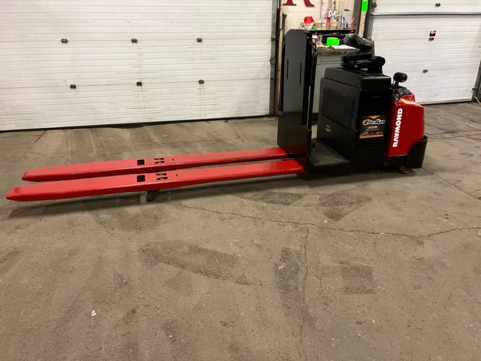 MINT 2016 Raymond Electric Walk Behind Walkie Ride On 8' LONG FORKS 6000lbs capacity Powered