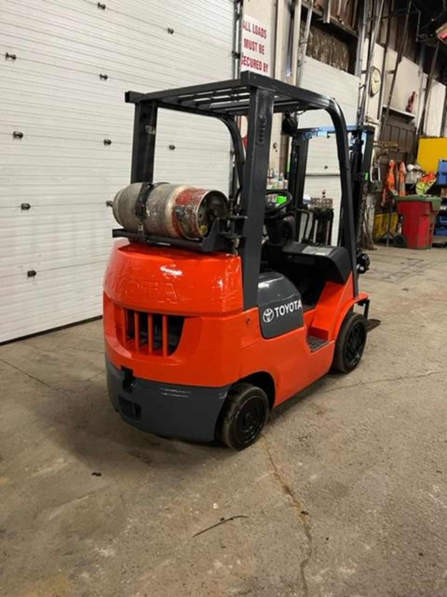 FREE CUSTOMS - Toyota 4,000lbs Capacity Forklift LPG (propane) (no propane tank included) - Image 3 of 3