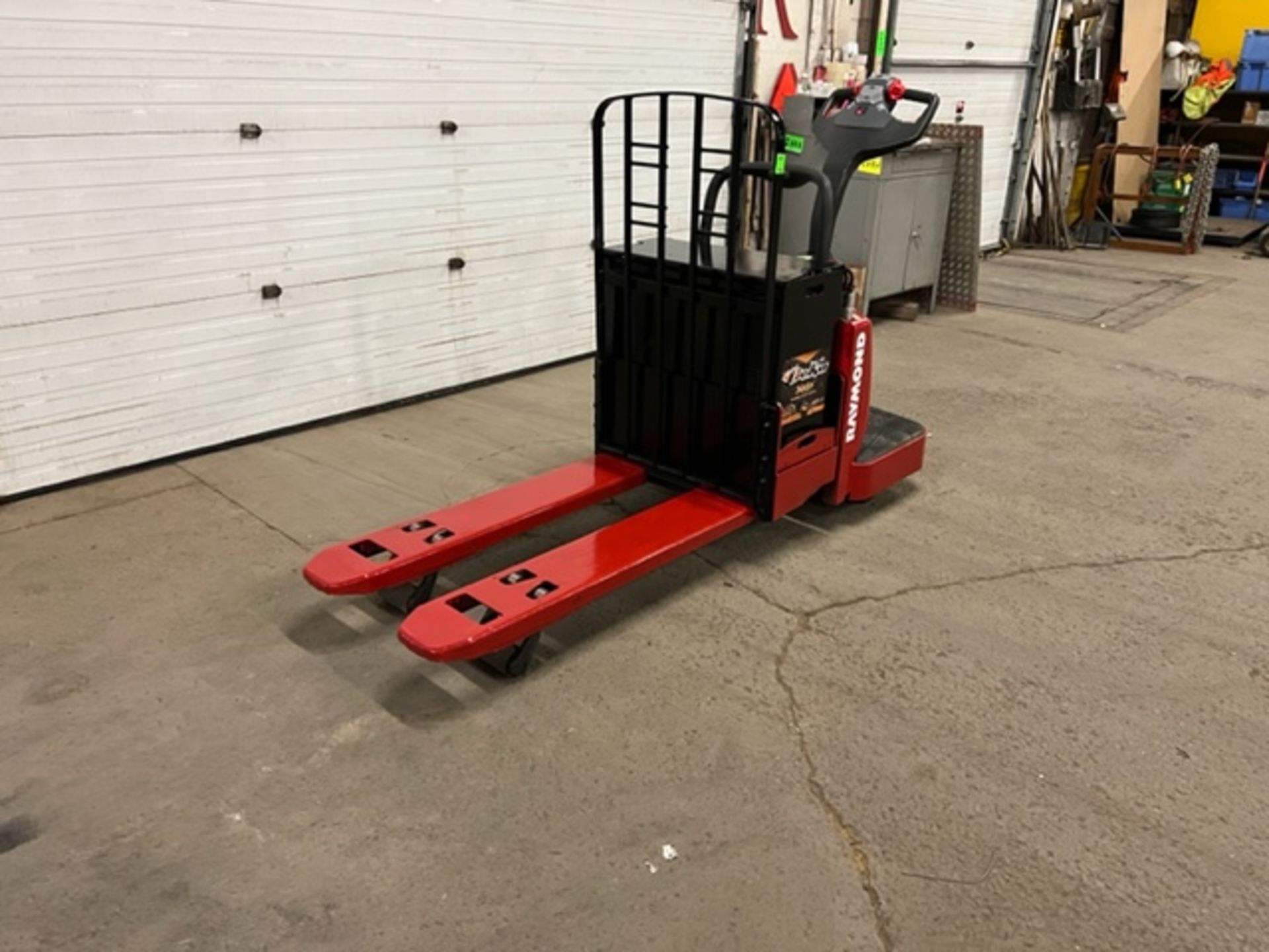 2009 Raymond Electric Ride on Powered Pallet Cart Lift 6000lbs capacity 4' Long with LOW HOURS - Image 2 of 3