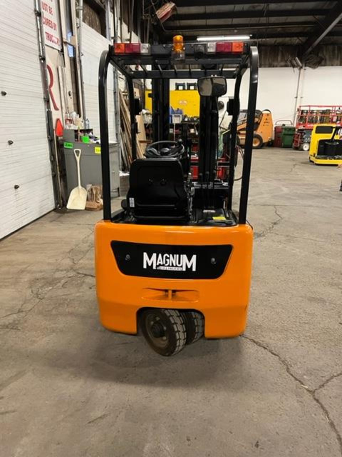 FREE CUSTOMS - MINT 2019 Hangcha Magnum 3-wheel Forklift Electric 4000lbs capacity with 2022 NEW - Image 5 of 5