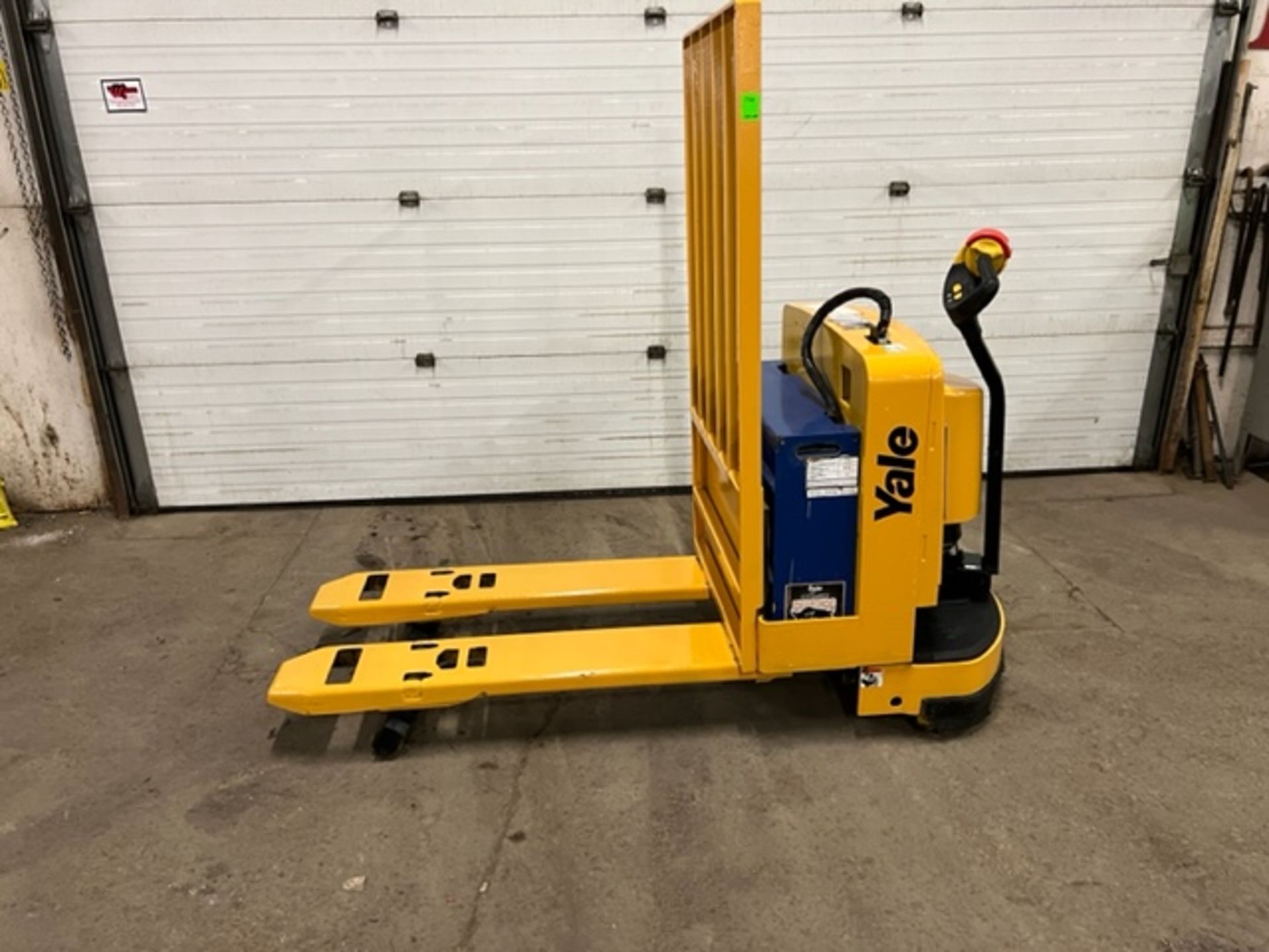 2008 Yale Walk Behind Walkie 6500lbs capacity Powered Pallet Cart Lift MINT UNIT with LOW HOURS