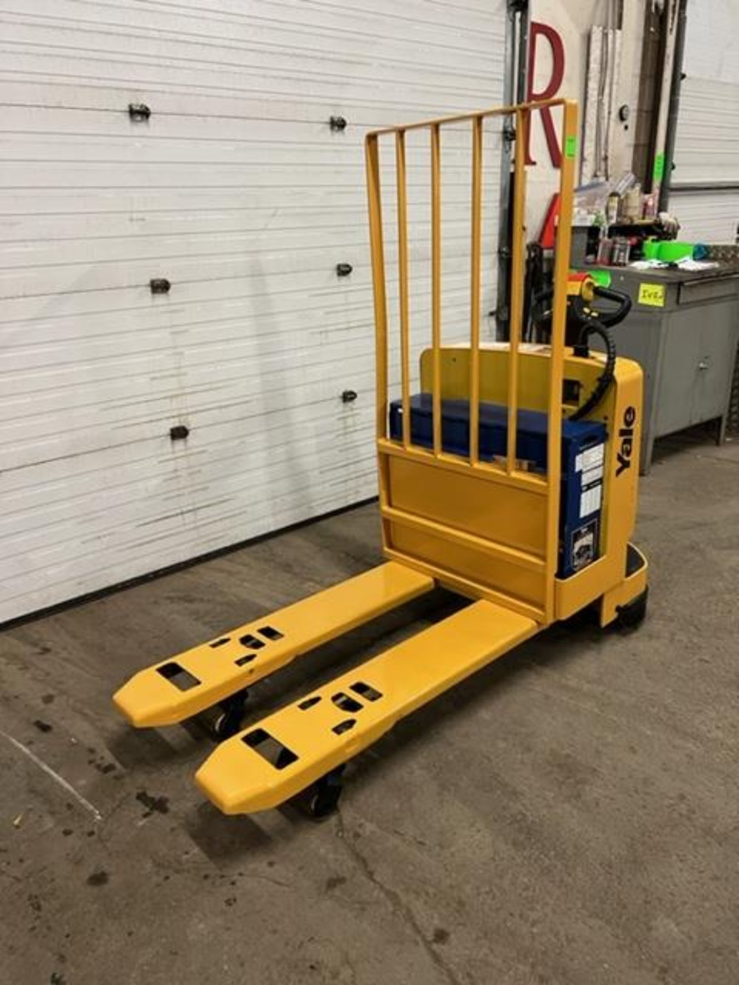 2008 Yale Walk Behind Walkie 6500lbs capacity Powered Pallet Cart Lift MINT UNIT with LOW HOURS - Image 2 of 3