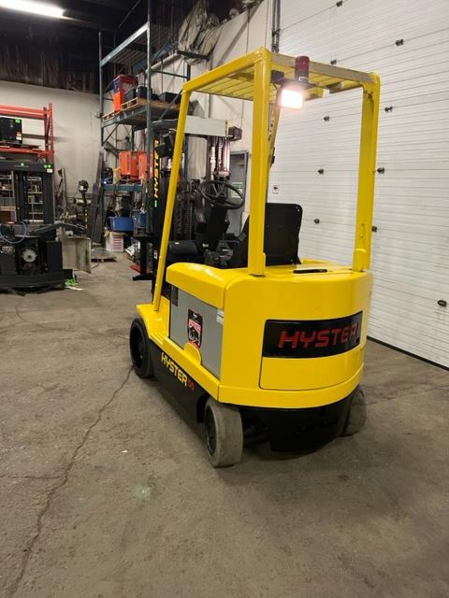 FREE CUSTOMS - MINT Hyster 5,000lbs Capacity Forklift Electric with 3-stage mast with SIDESHIFT - Image 3 of 3