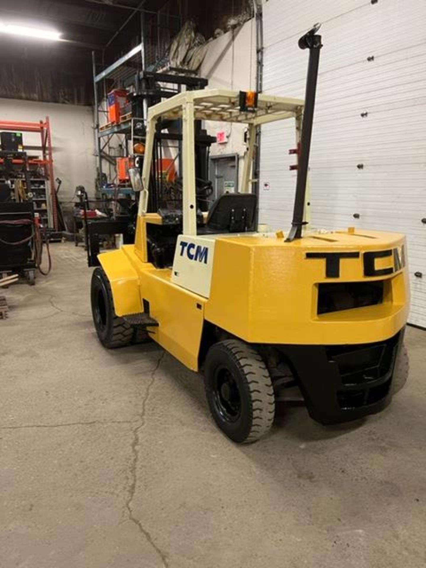 FREE CUSTOMS - TCM 9,000lbs Capacity OUTDOOR Forklift Diesel with DUAL FRONT TIRES with - Image 4 of 4