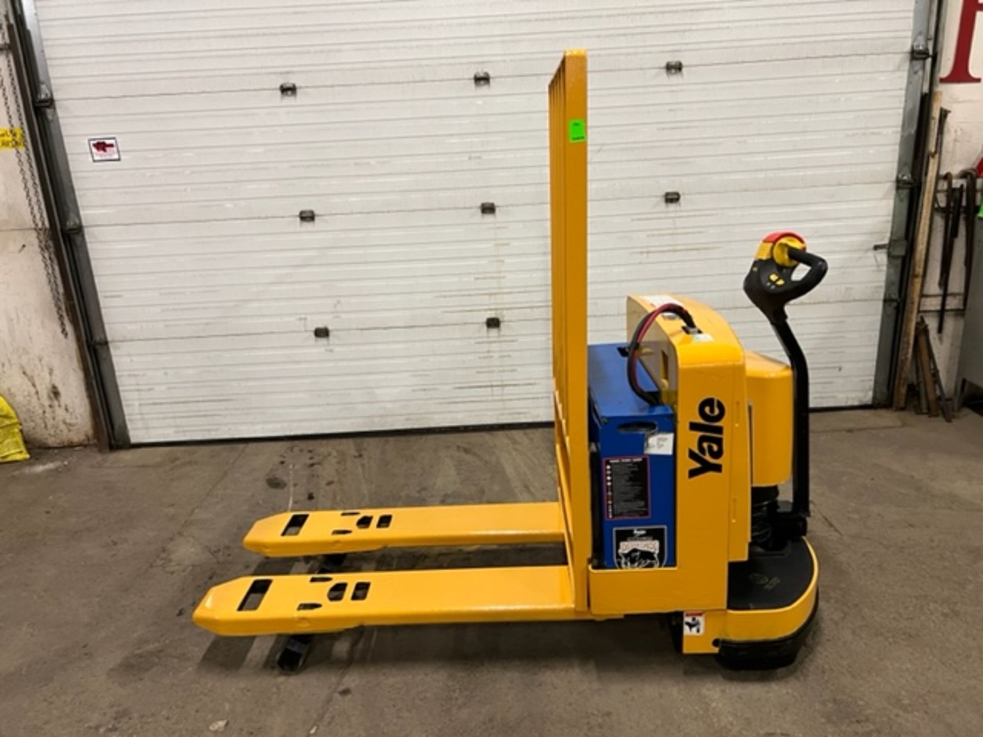 2007 Yale Walk Behind Walkie 6500lbs capacity Powered Pallet Cart Lift MINT UNIT with LOW HOURS