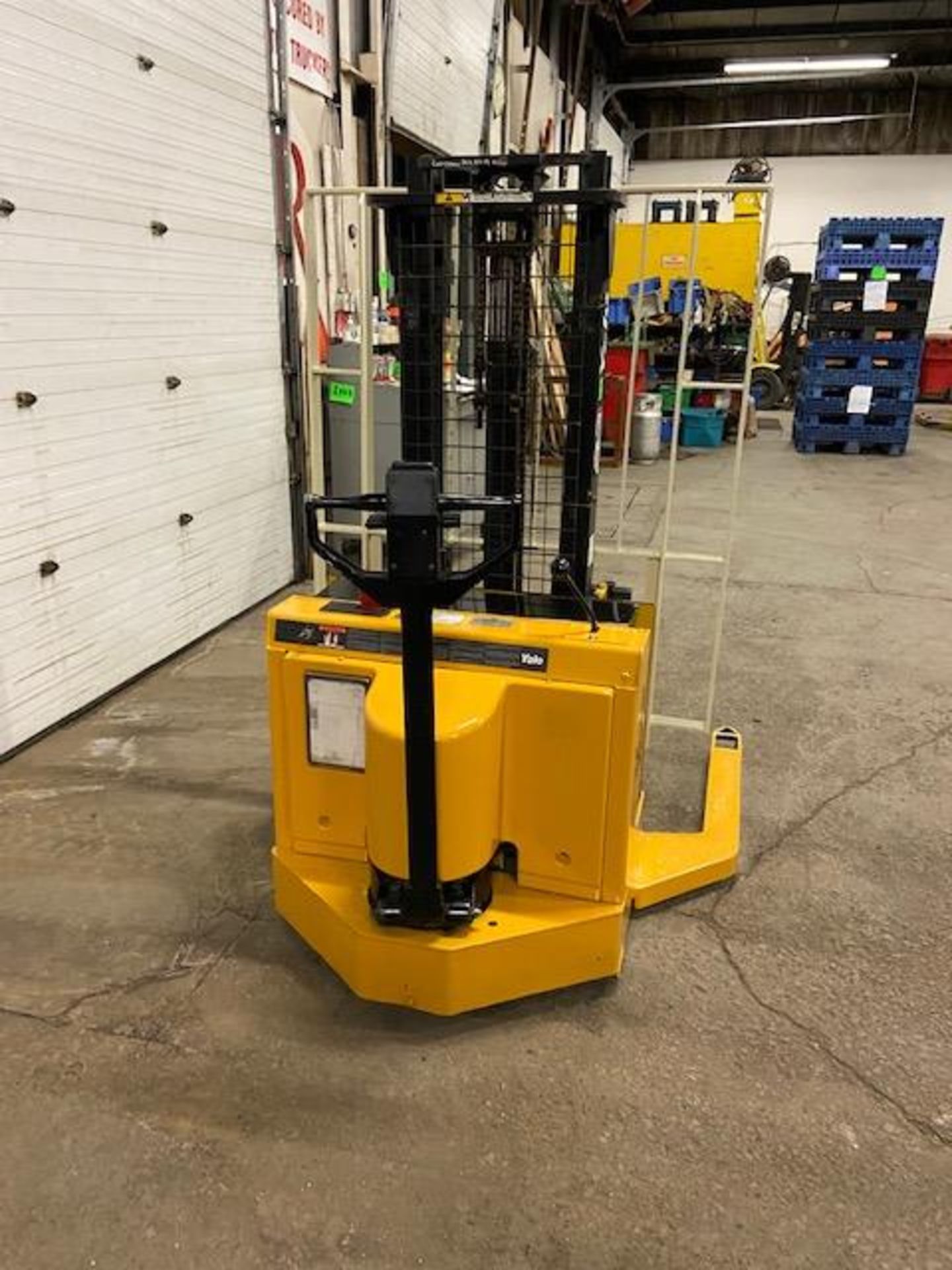 FREE CUSTOMS - Yale Pallet Stacker Walk Behind Order Picker 4000lbs capacity electric Powered Pallet - Image 3 of 3