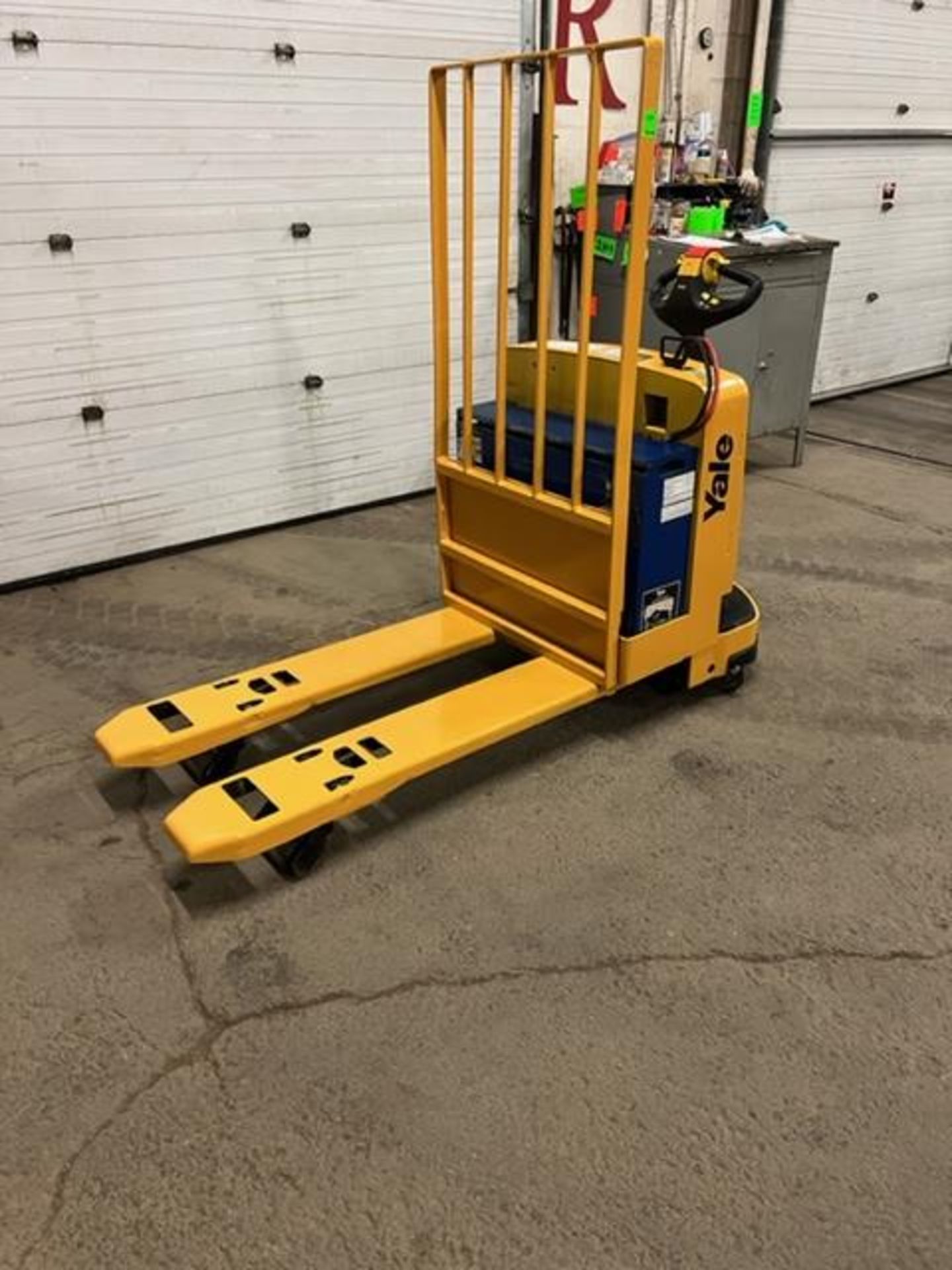 2008 Yale Walk Behind Walkie 6500lbs capacity Powered Pallet Cart Lift MINT UNIT with LOW HOURS