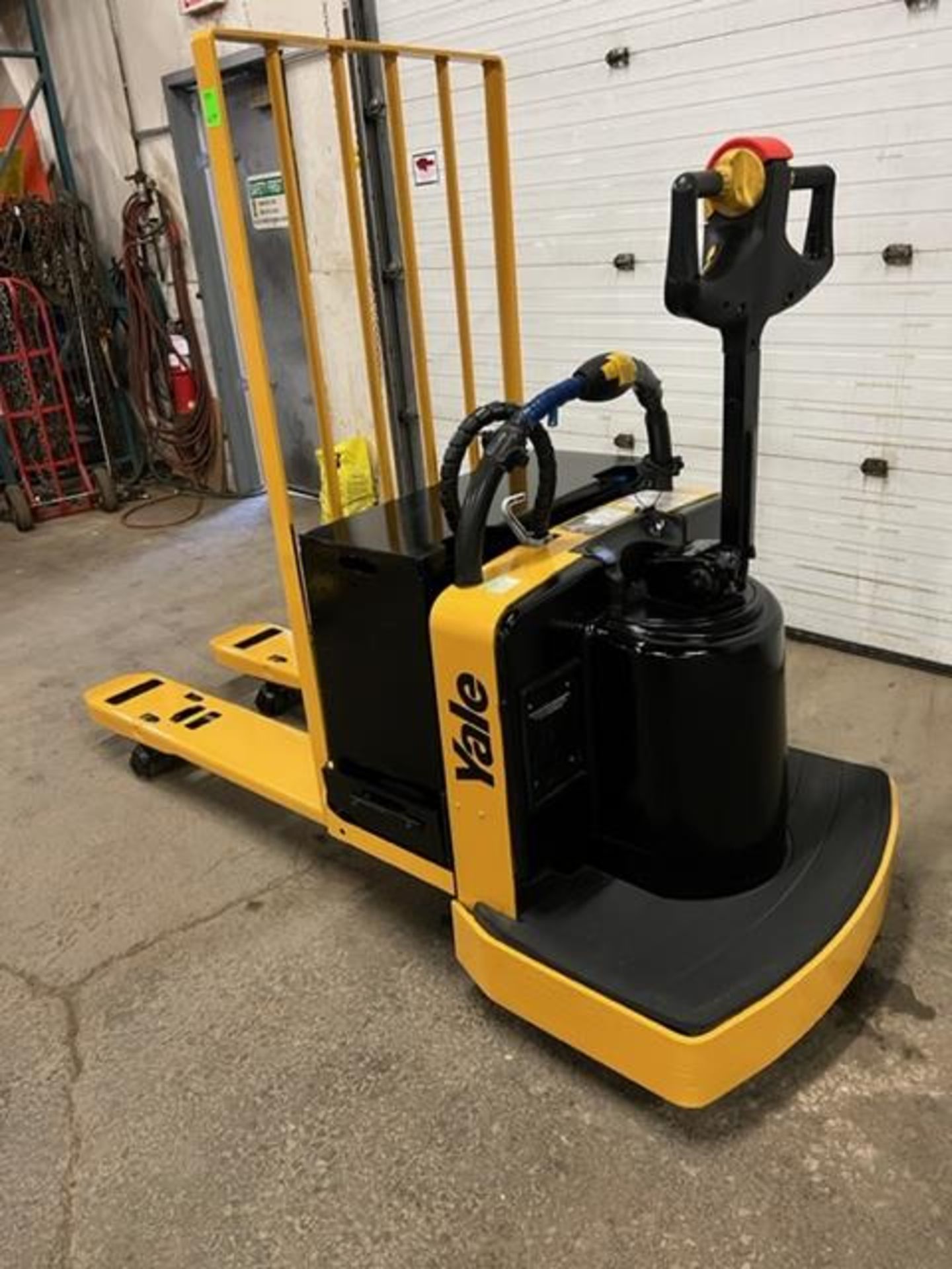 2009 Yale RIDE ON Pallet Cart 6000lbs capacity Powered Pallet Cart Lift walkie MINT UNIT