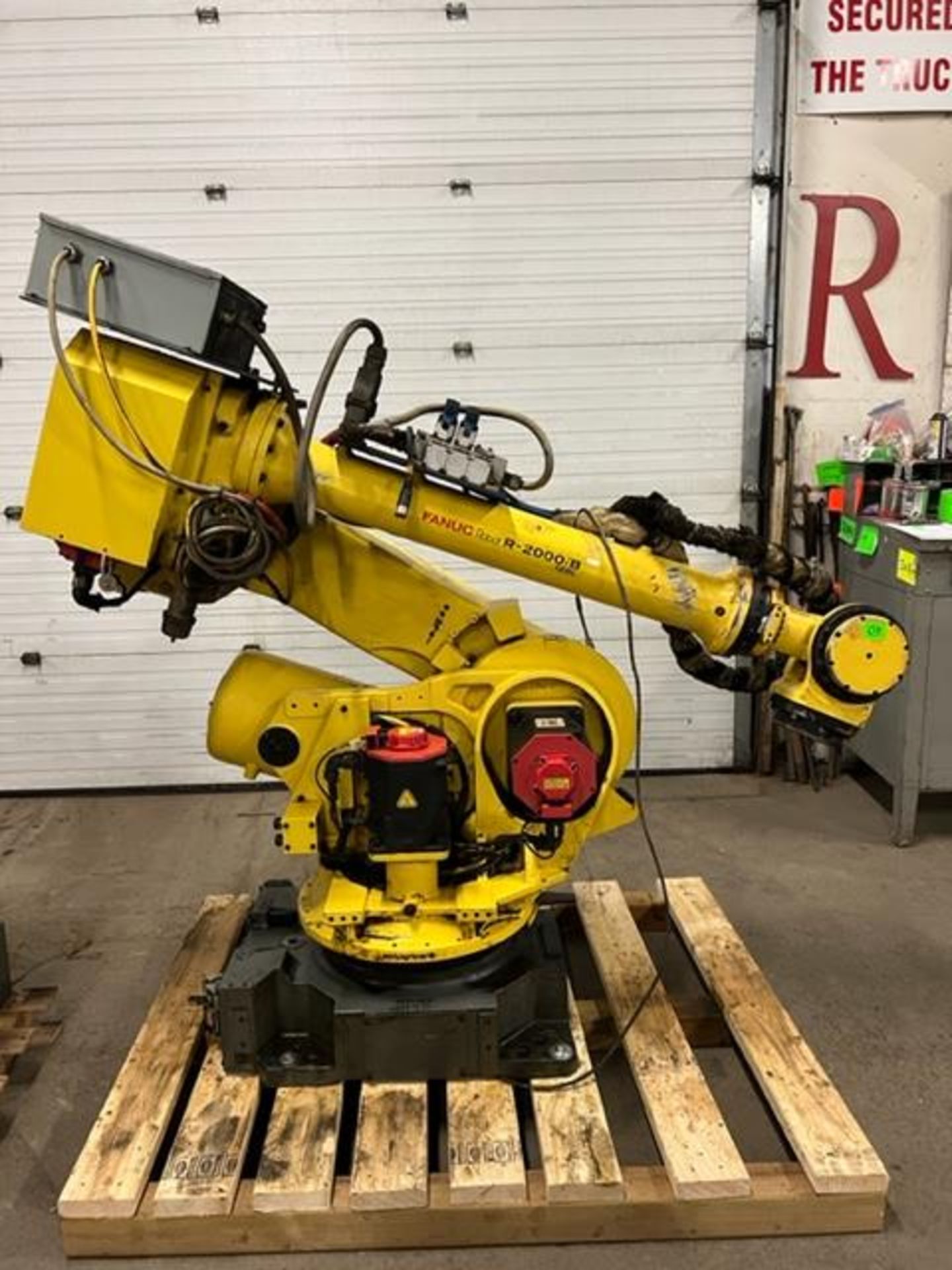 MINT 2008 Fanuc Handling Robot Model R-2000iB 125L - 125kg payload with R-30iA Controller and - Image 2 of 3