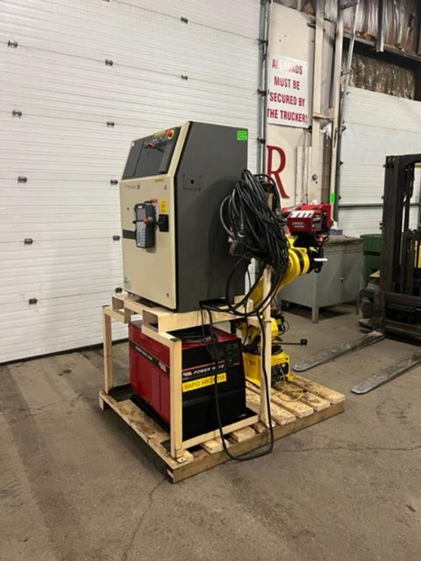 MINT Fanuc Arcmate 120iB Welding Robot with RJ3iB Controller WITH wire feeder, COMPLETE & TESTED - Image 3 of 4