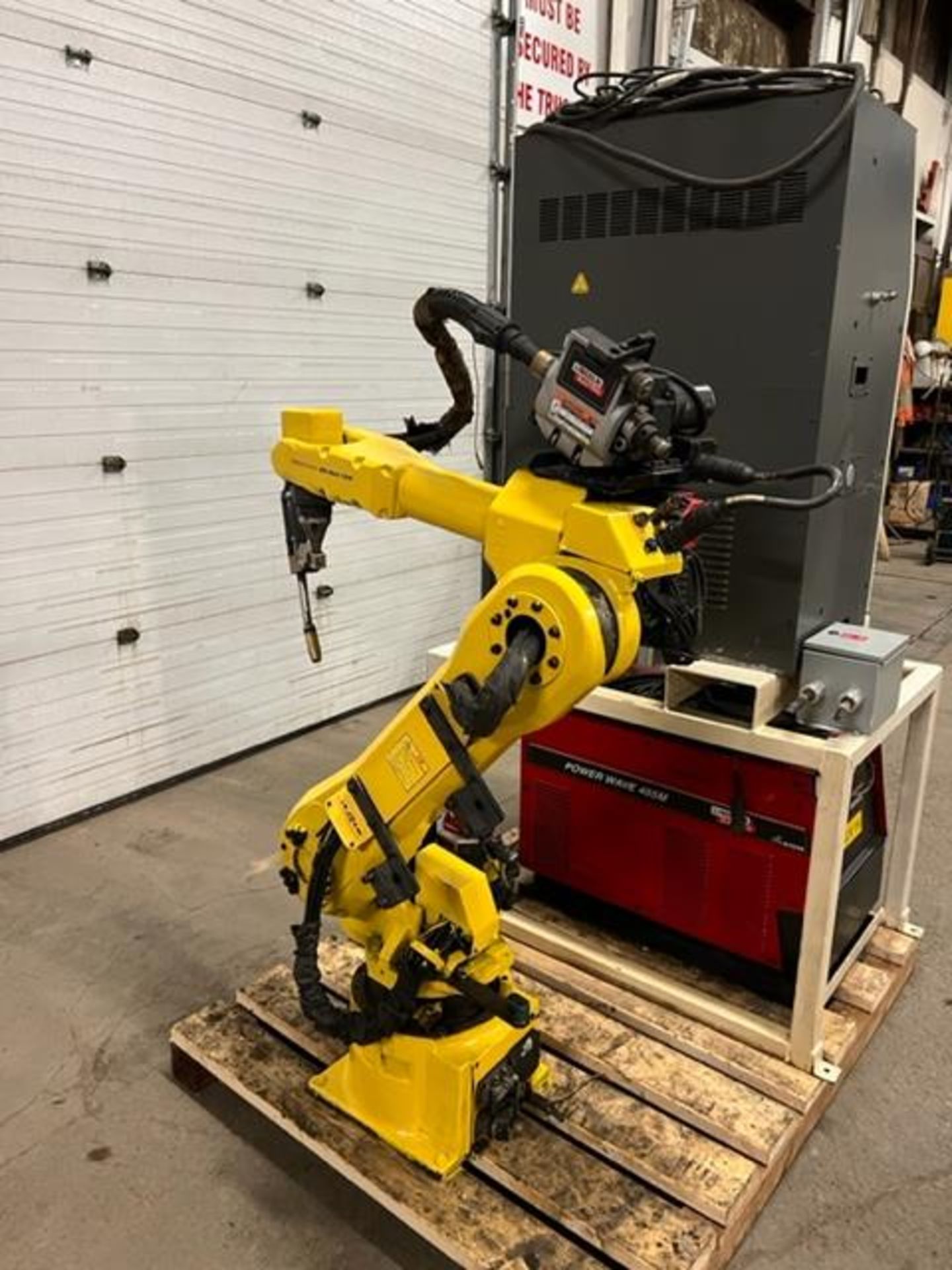 MINT Fanuc Arcmate 120iB Welding Robot with RJ3iB Controller WITH wire feeder, COMPLETE & TESTED - Image 3 of 4