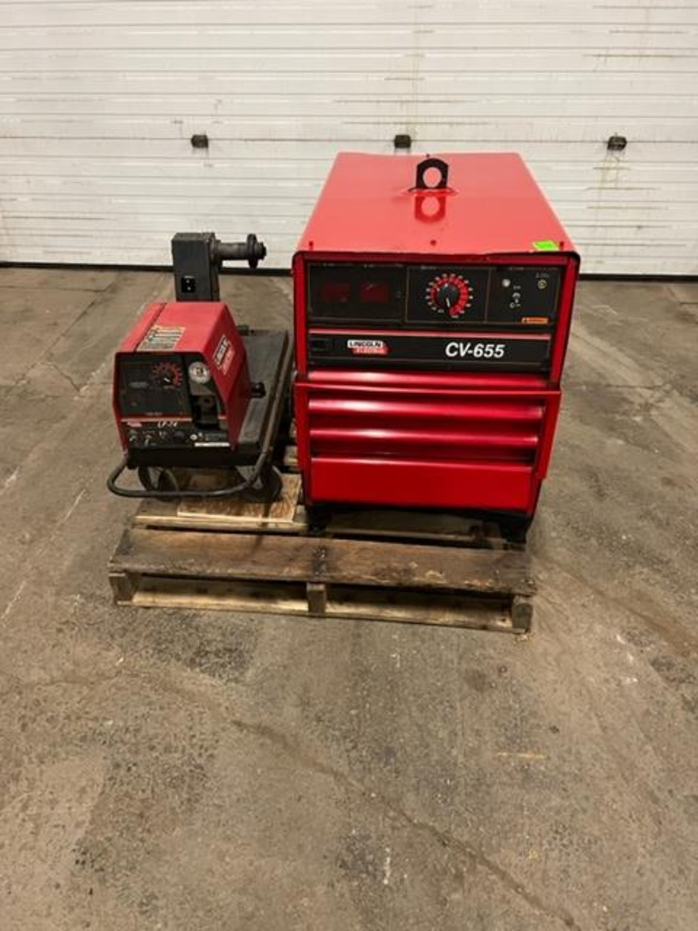 Lincoln Model CV-655 650 Amp Mig Welder with LF-74 Wire Feeder on Cart