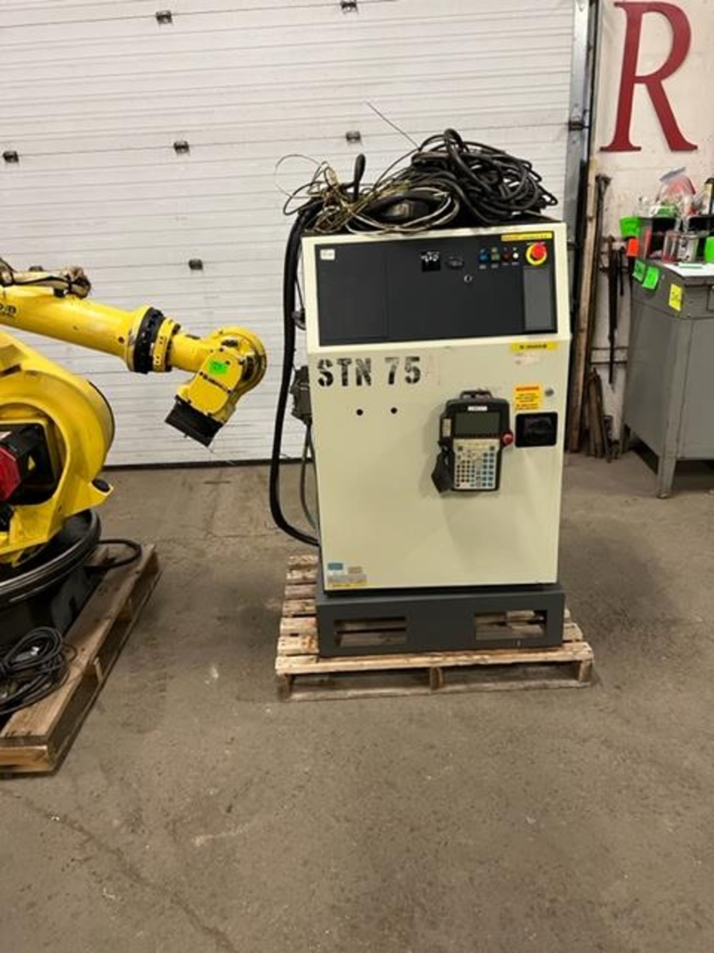 MINT 2009 Fanuc Handling Robot Model R-2000iB 125L - 125kg payload with R-30iA Controller and - Image 3 of 3