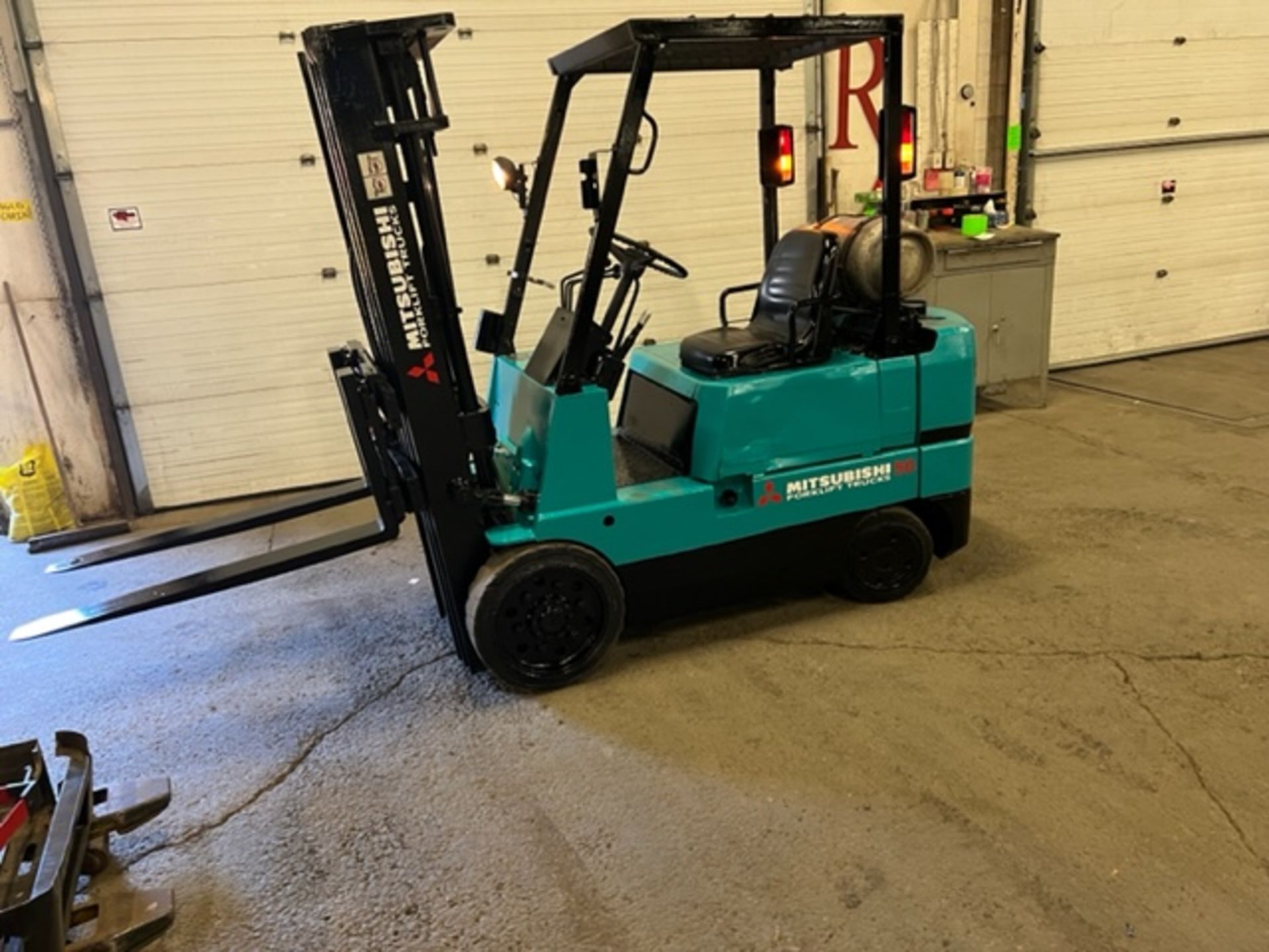 FREE CUSTOMS - NICE Mitsubishi 5,000lbs Capacity Forklift LPG (propane) with SIDESHIFT with 3-stage