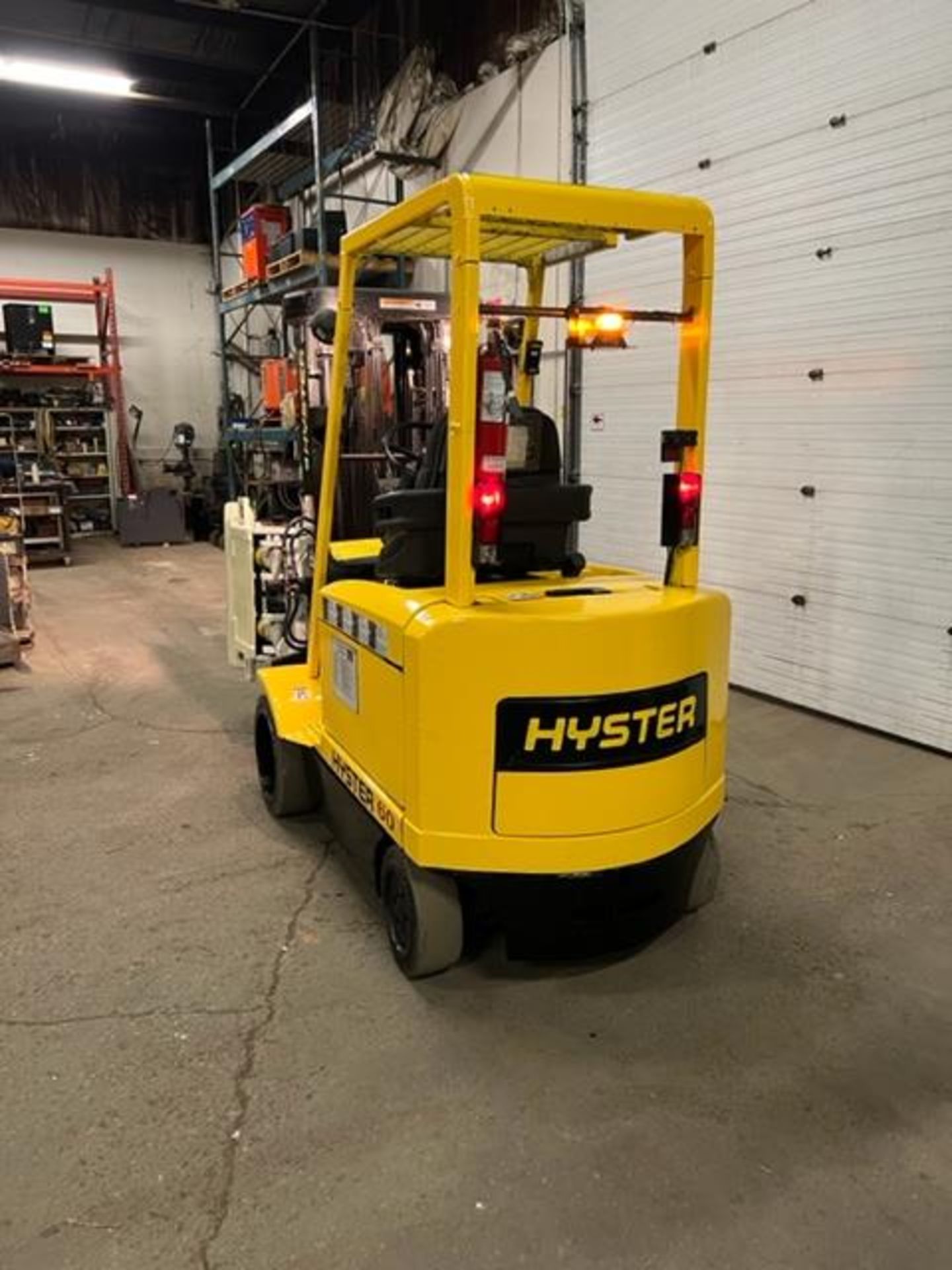 FREE CUSTOMS - NICE Hyster model 60 - 6,000lbs Capacity Forklift Electric with Cascade Grapple - Image 3 of 3