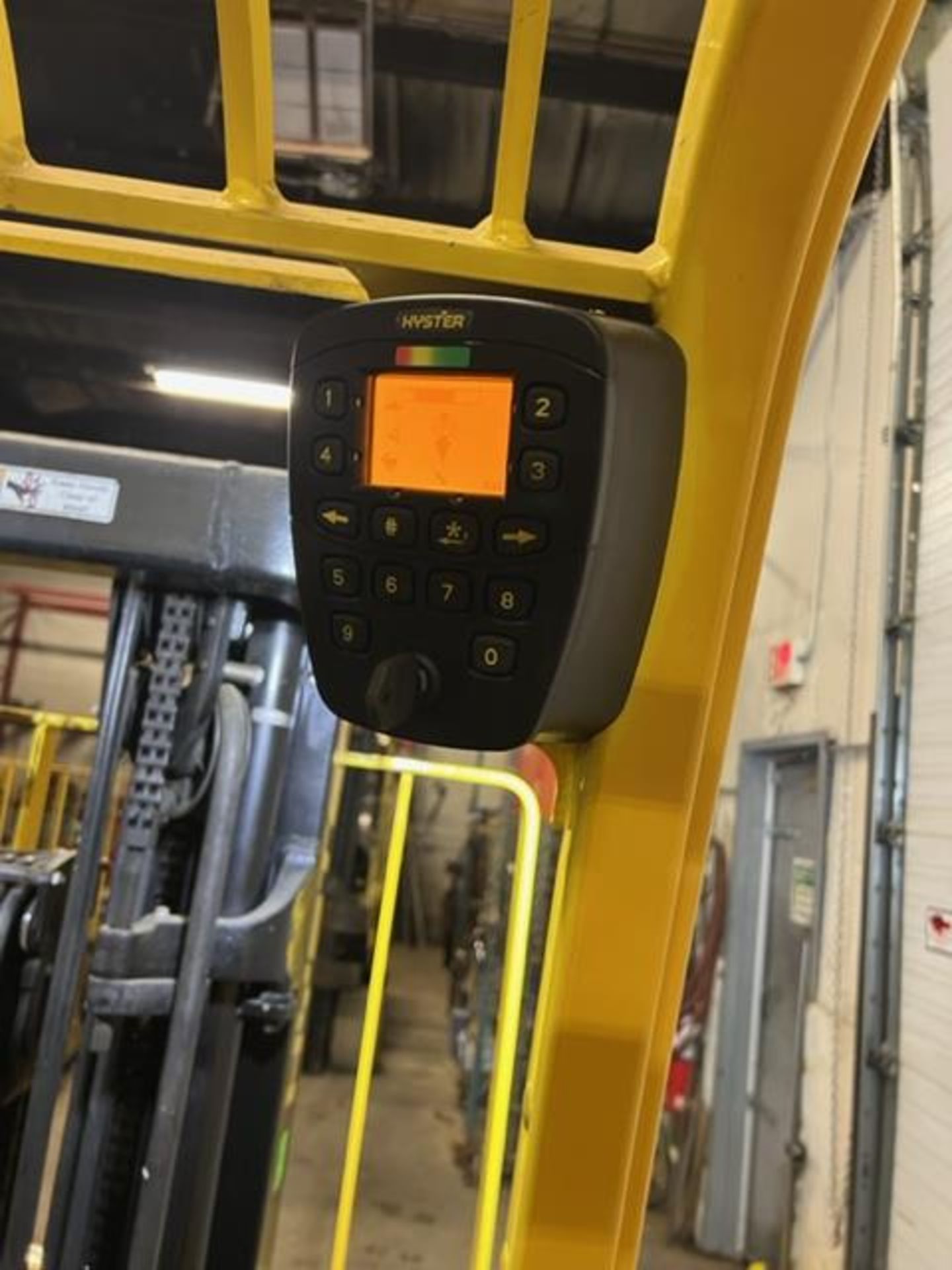 FREE CUSTOMS - MINT LIKE NEW 2015 Hyster model 50 - 5,000lbs Capacity Indoor Outdoor Forklift - Image 4 of 4