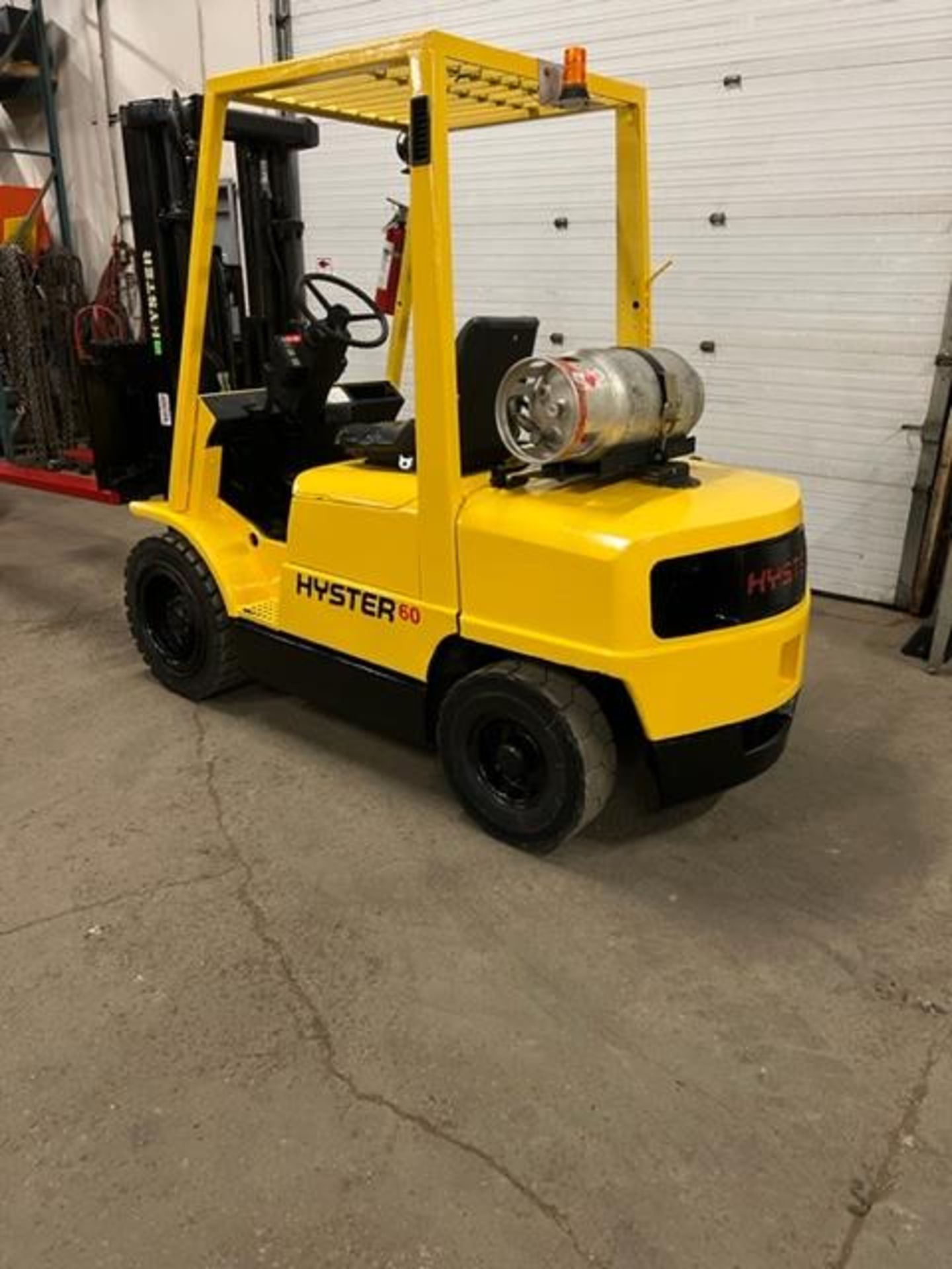 FREE CUSTOMS - NICE Hyster H60 6,000lbs Capacity OUTDOOR Forklift LPG (propane) with SIDESHIFT & 60" - Image 3 of 3