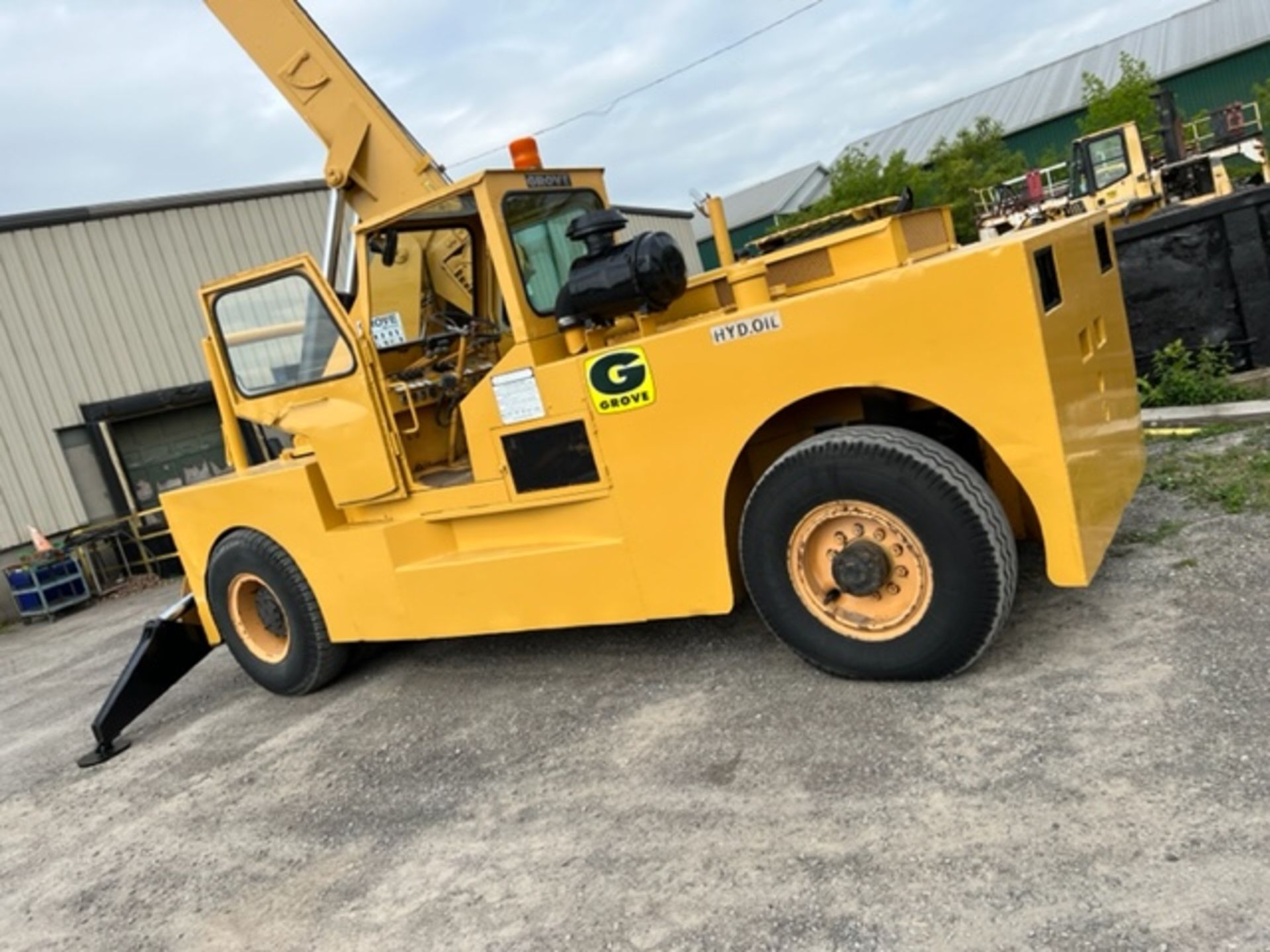 FREE CUSTOMS - Grove Crane Unit 35,000lbs Capacity with 51' REACH with LOW HOURS Detroit Diesel - Image 7 of 10