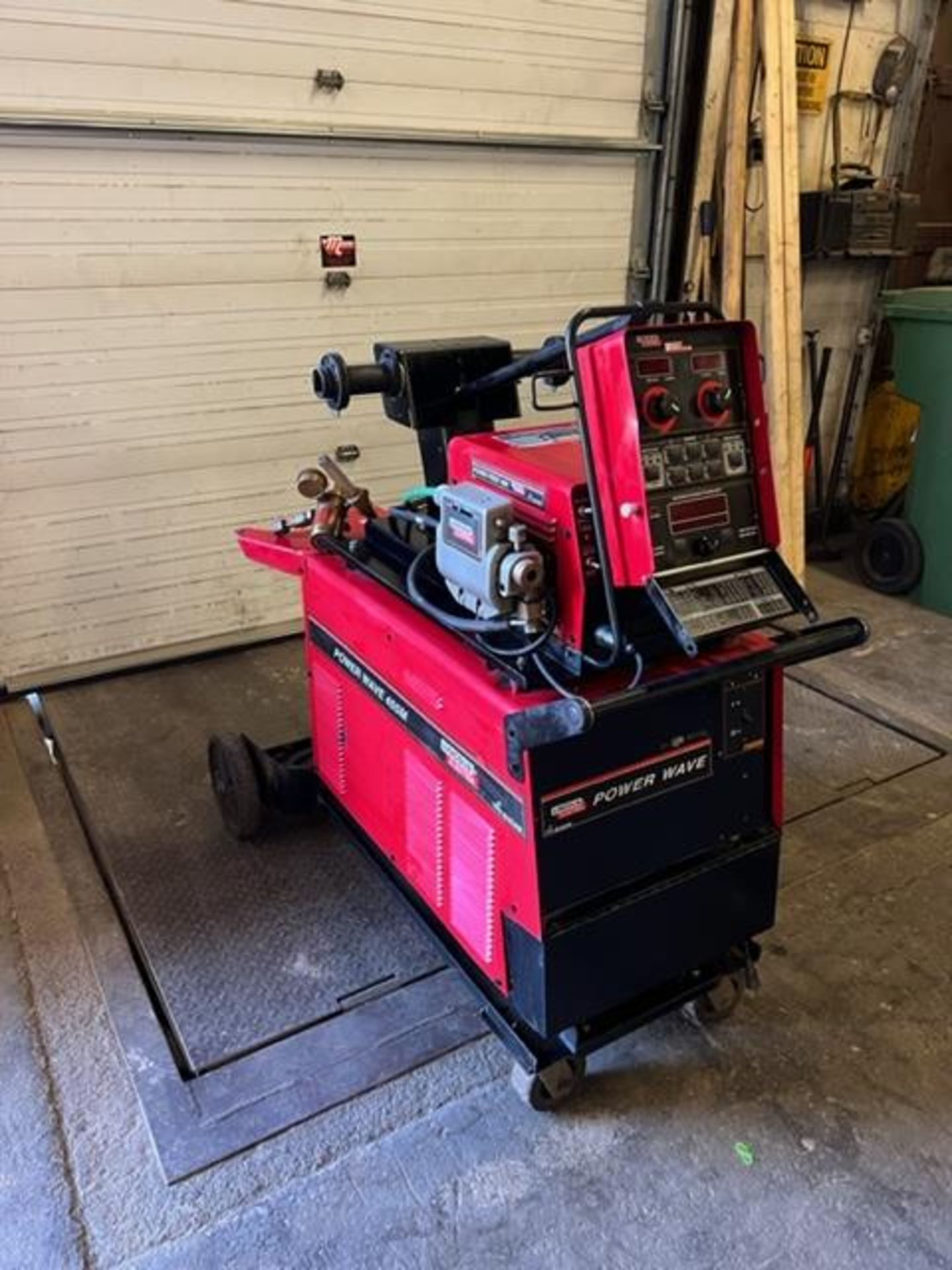 Lincoln Powerwave 455M 450 amp Mig Welder Welding Unit with DUAL Wire Feeder model 10M and mig - Image 3 of 4