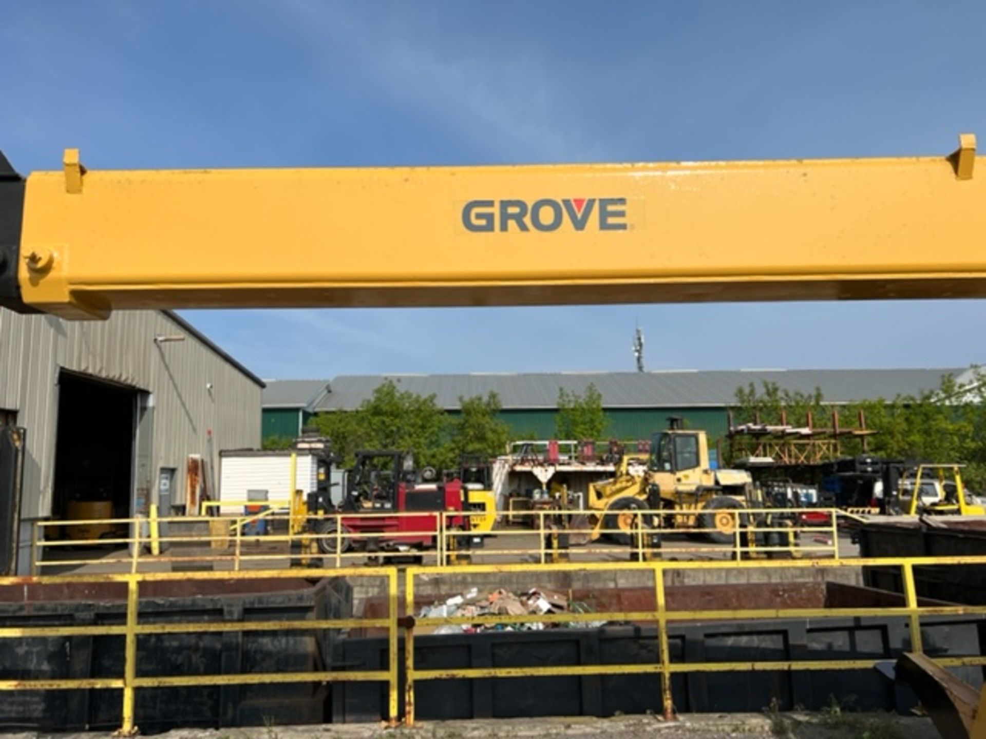 FREE CUSTOMS - Grove Crane Unit 35,000lbs Capacity with 51' REACH with LOW HOURS Detroit Diesel - Image 2 of 10
