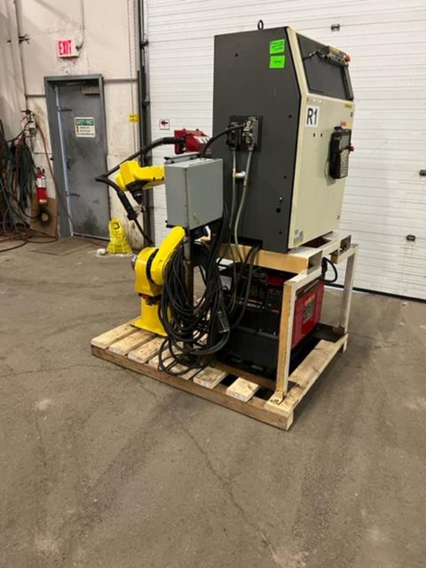 MINT Fanuc Arcmate 120iB Welding Robot with RJ3iB Controller WITH wire feeder, COMPLETE & TESTED - Image 2 of 4