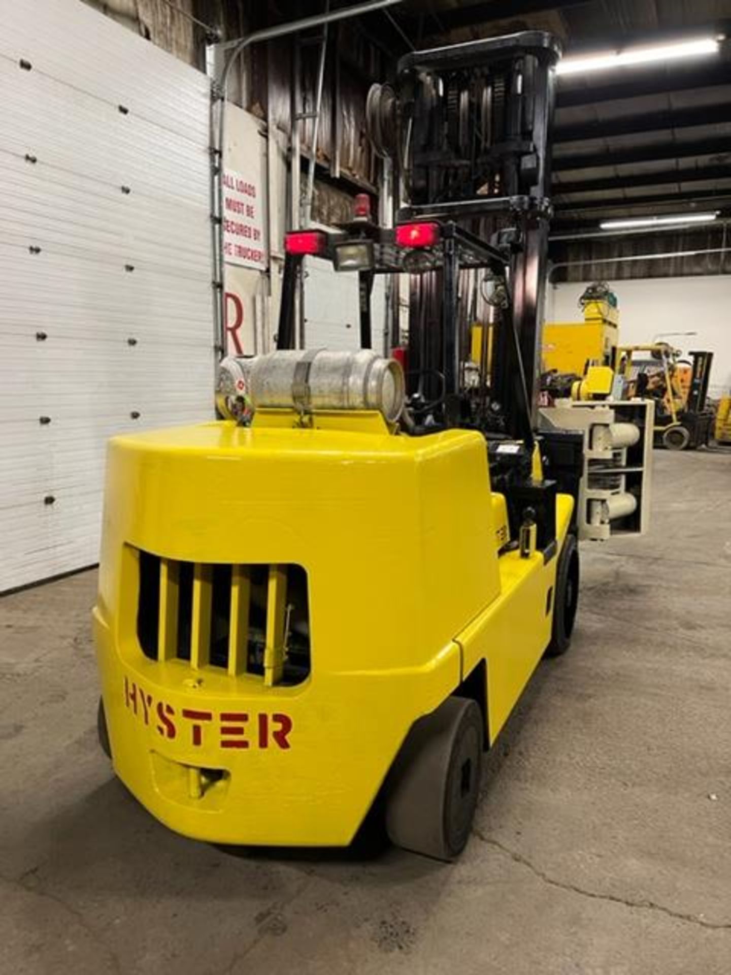 FREE CUSTOMS - Hyster model 155 15,500lbs Capacity OUTDOOR Forklift LPG (propane) Cascade Clamp - Image 4 of 4