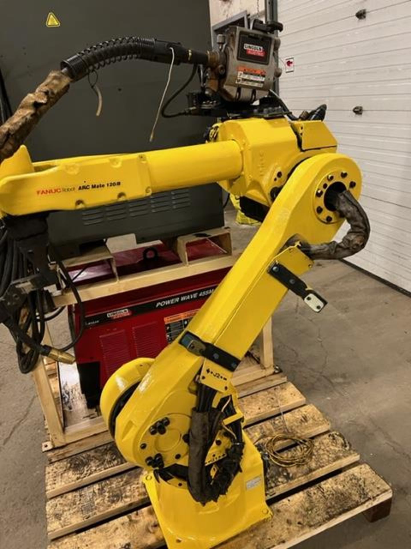 MINT Fanuc Arcmate 120iB Welding Robot with RJ3iB Controller WITH wire feeder, COMPLETE & TESTED - Image 3 of 4