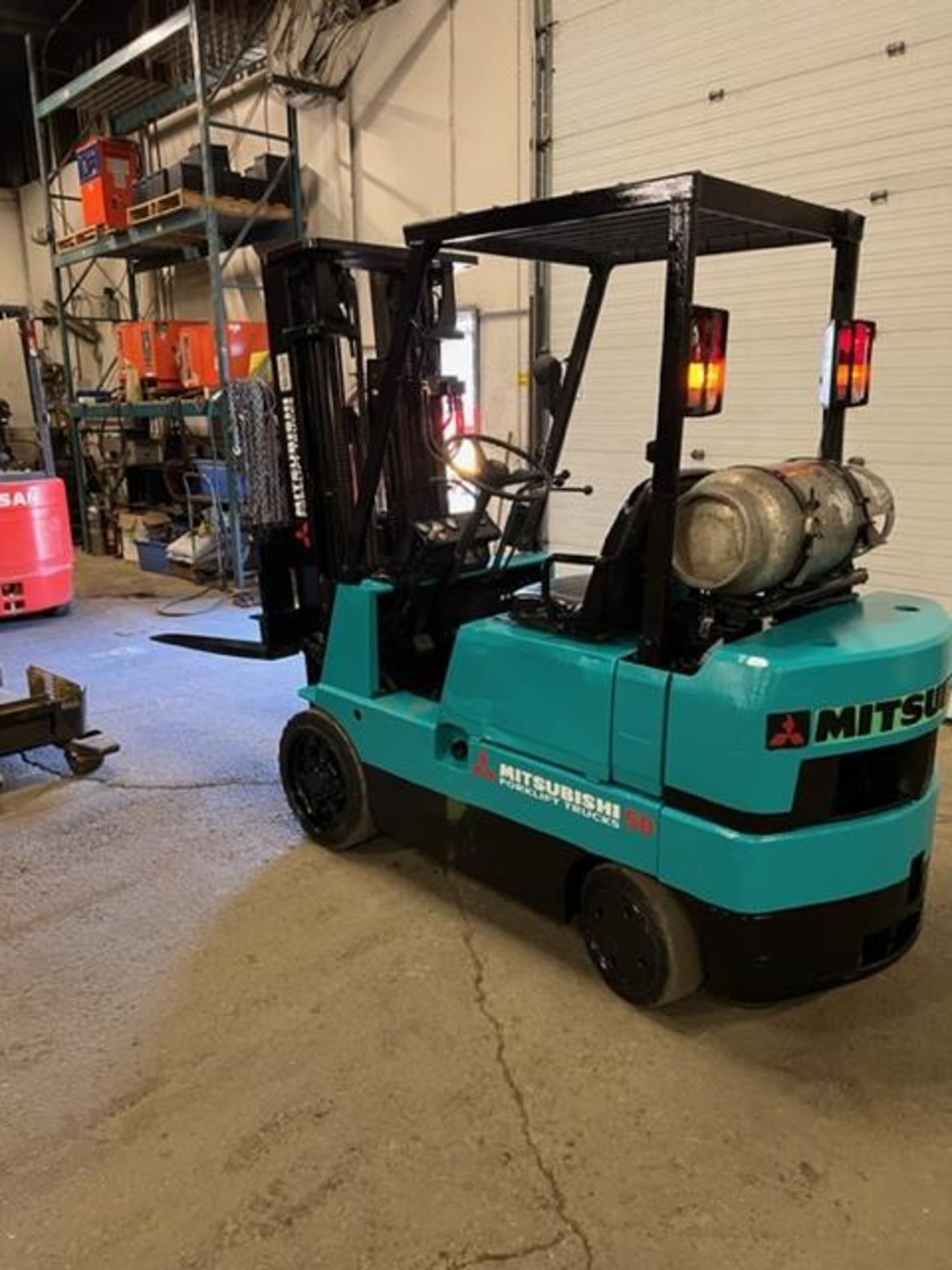 FREE CUSTOMS - NICE Mitsubishi 5,000lbs Capacity Forklift LPG (propane) with SIDESHIFT with 3-stage - Image 3 of 3