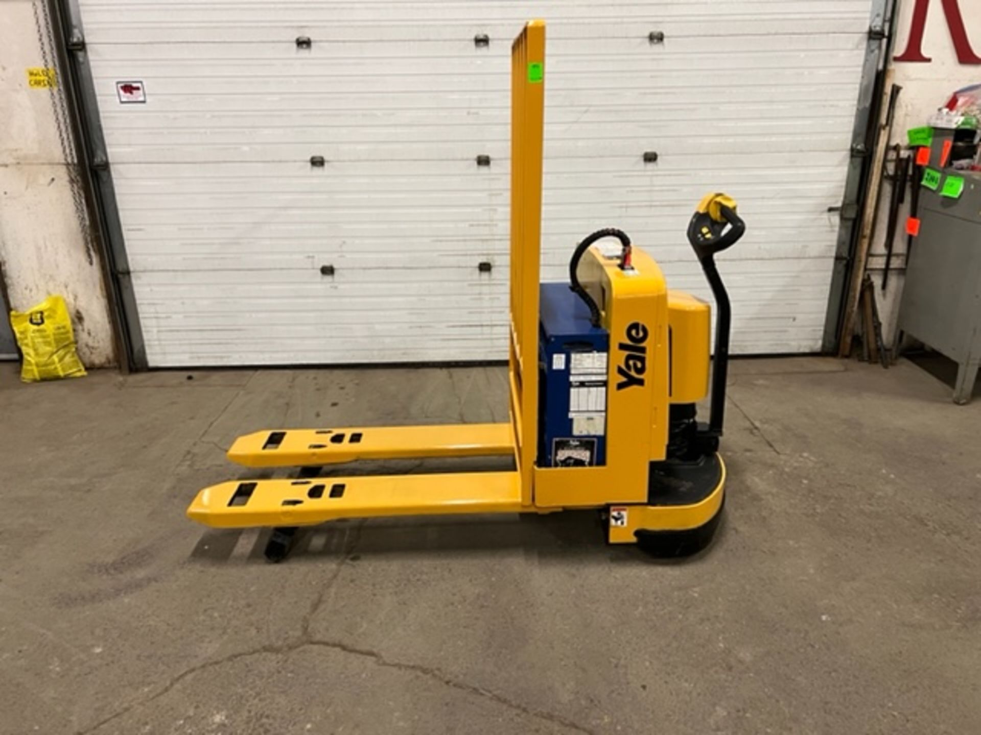 2008 Yale Walk Behind Walkie Powered Pallet Cart 6500lbs capacity Powered Pallet Cart Lift NICE UNIT