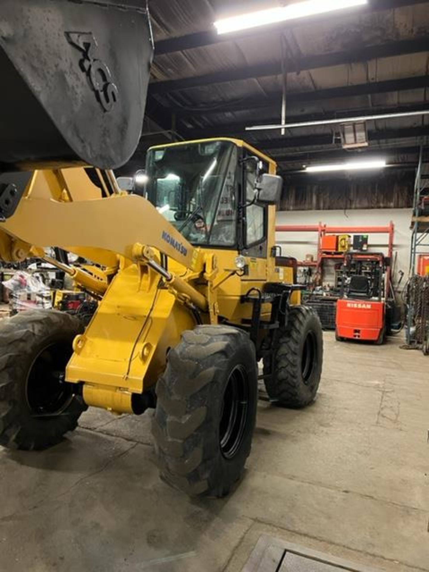 NICE Komatsu Heavy Loader Model WA120-3L Loader with CAB and LOW HOURS with Bucket - Clean Loader - Image 5 of 6