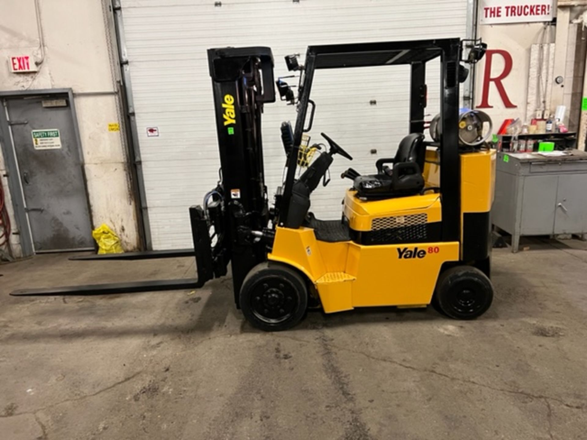 FREE CUSTOMS - NICE Yale model 80 - 8,000lbs Capacity Forklift LPG (propane) with 60" forks with