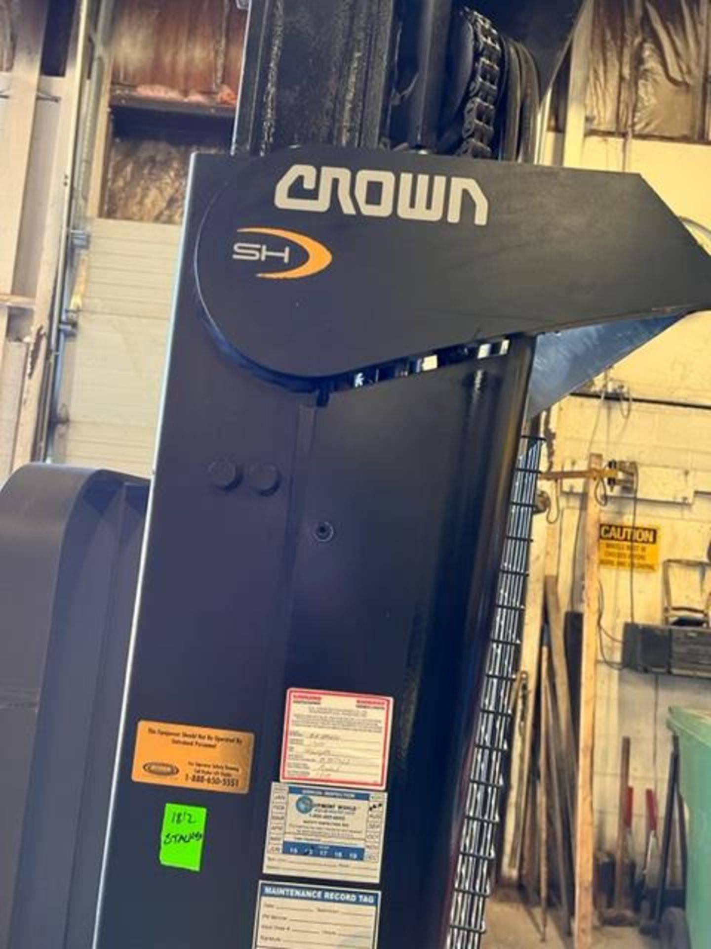 FREE CUSTOMS - Crown Pallet Stacker Walk Behind Order Picker 2500lbs capacity electric with - Image 4 of 4