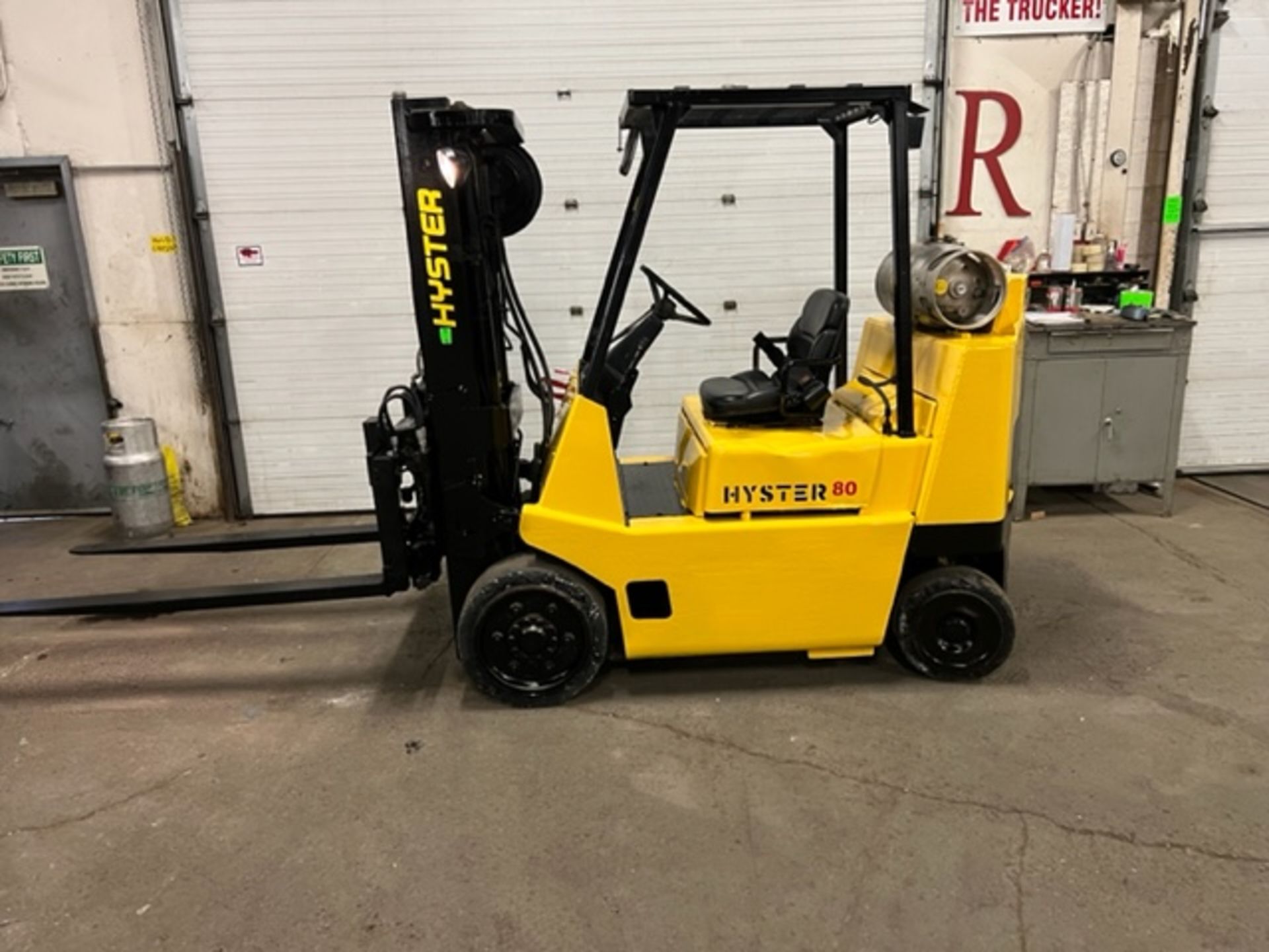 FREE CUSTOMS - NICE Hyster model 80 - 8,000lbs Capacity Forklift LPG (propane) with 60" forks with