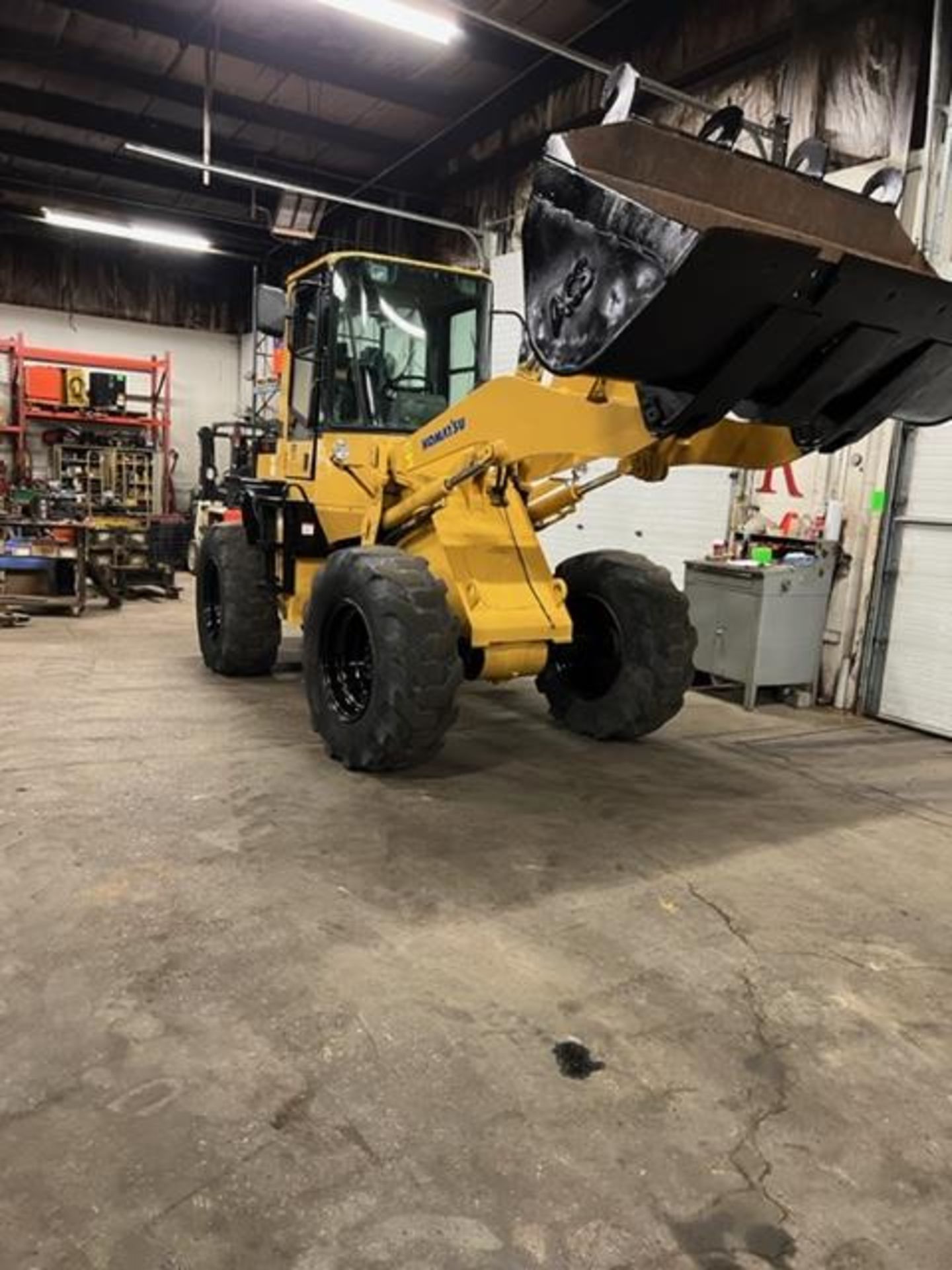 NICE Komatsu Heavy Loader Model WA120-3L Loader with CAB and LOW HOURS with Bucket - Clean Loader - Image 4 of 6