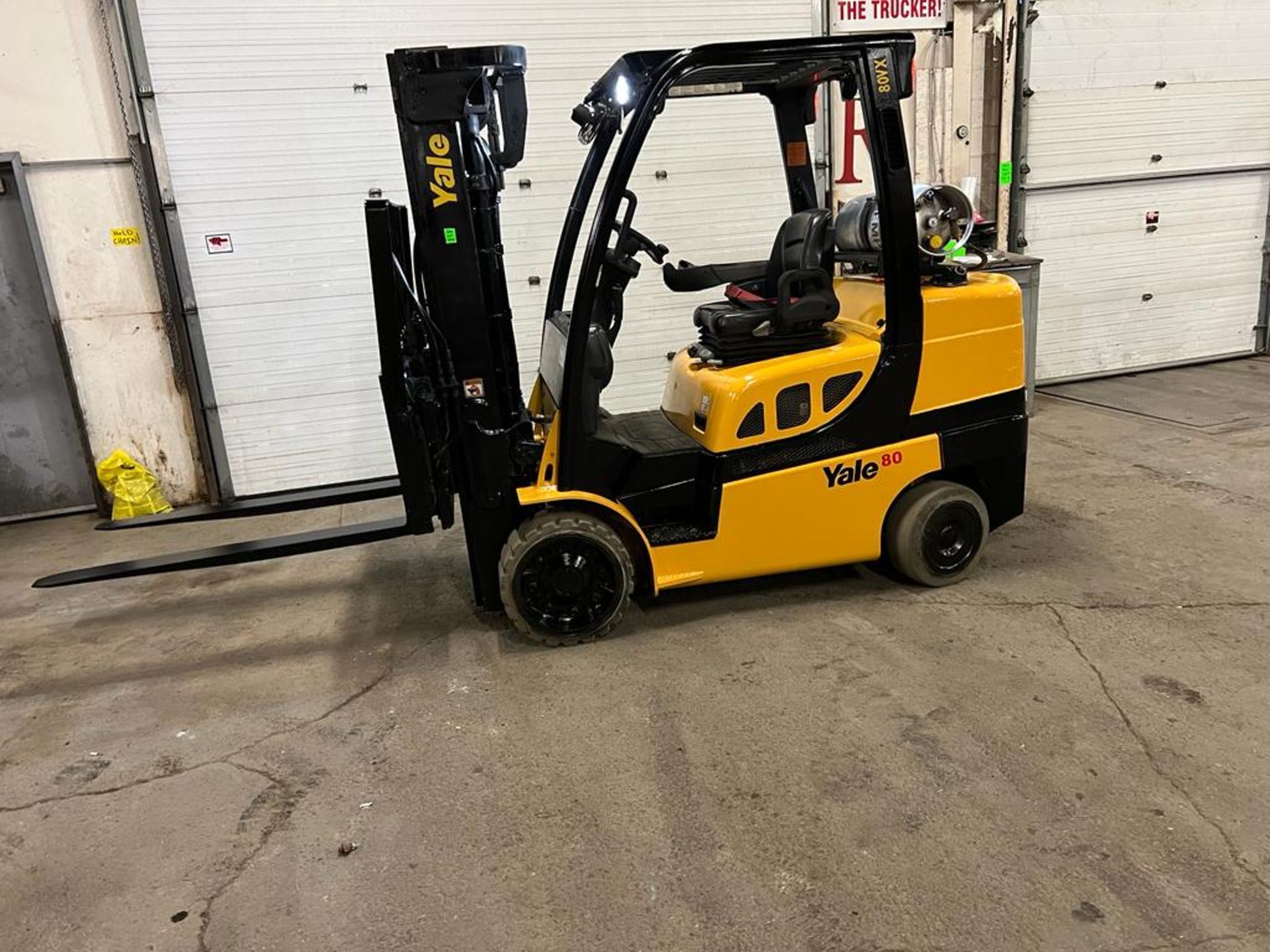 FREE CUSTOMS - NICE 2017 Yale model 80 - 8,000lbs Capacity Forklift LPG (propane) with 54" forks
